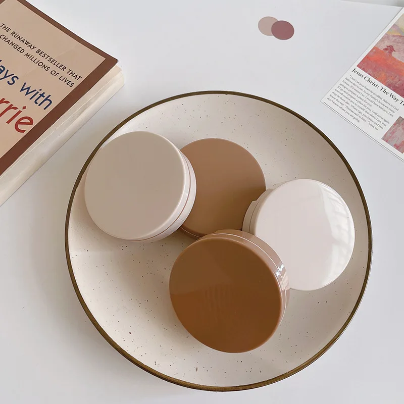 hot sale round shape high quality cream color contact lens case cute heart with mirror plastic case portable contact lens