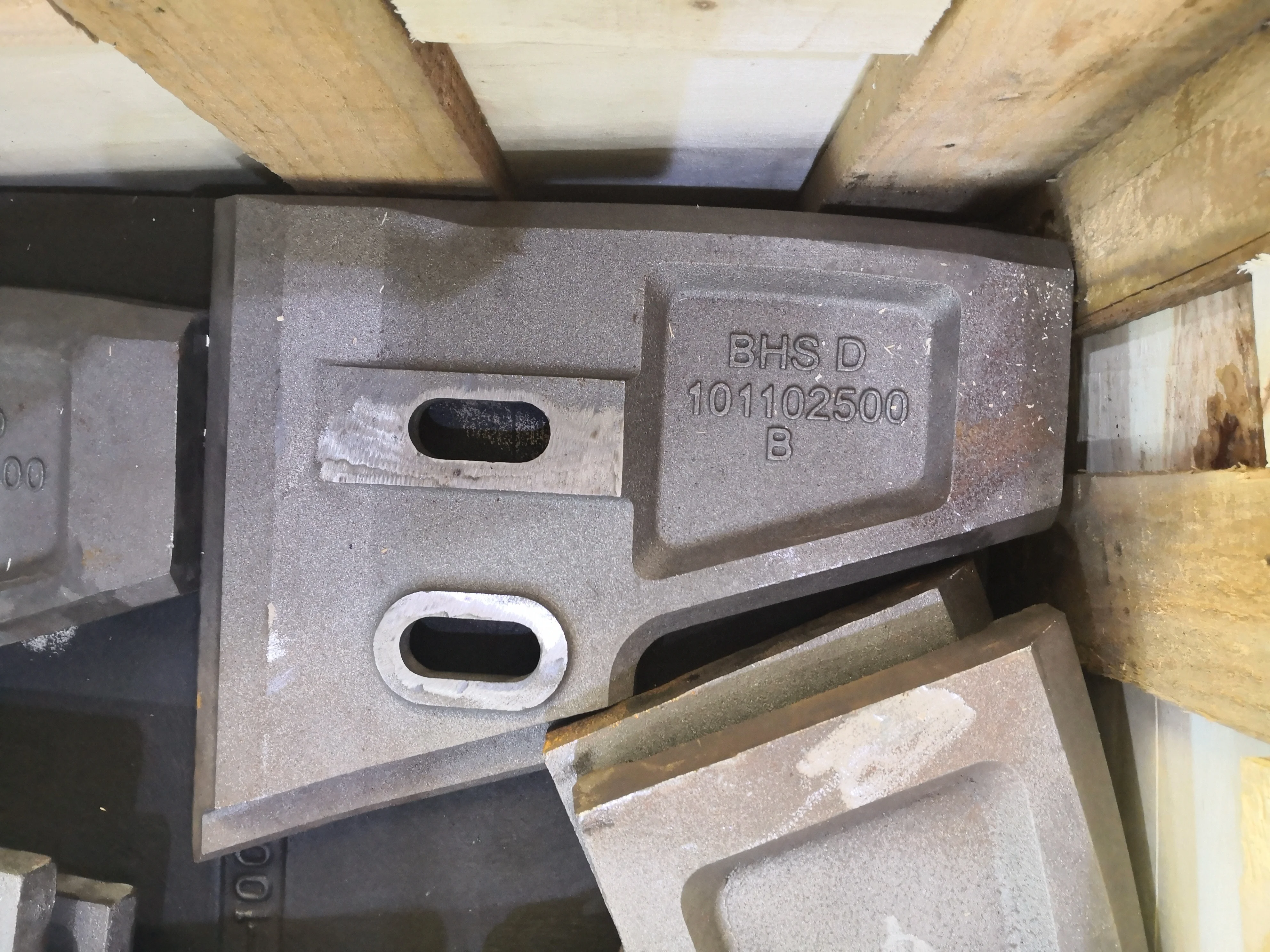 TWIN SHAFT MIXER SPARE PARTS BHS DKX CONCRETE MIXER SCRAPER /CONCRETE MIXER BLADE 101102500