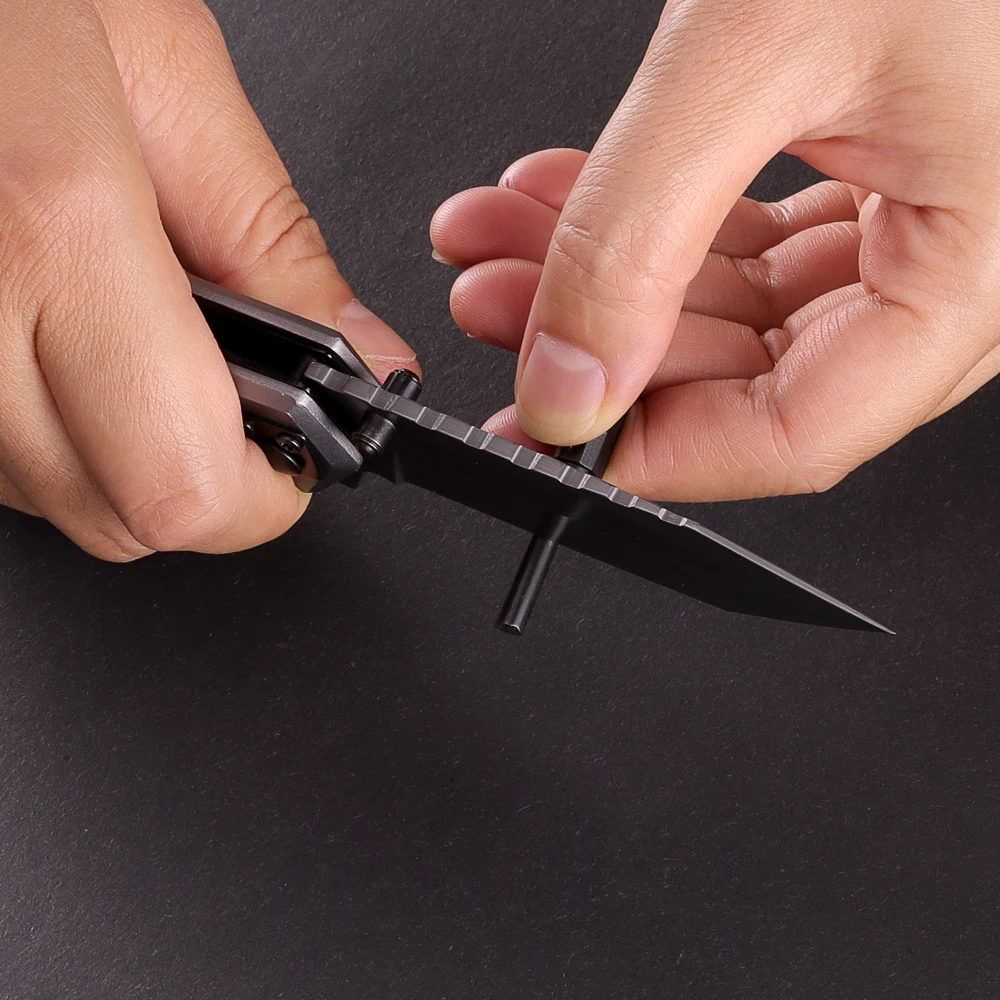 
Multi functional Folding Knife Outdoor Camping Survival Tool Knives with Magnesium Bar Whistle Rope Cutter Bottle Opener 