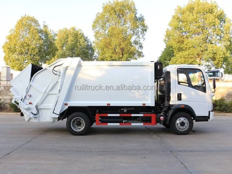 SINOTRUK 6m3 small garbage collecting truck refuse compactor truck for sale