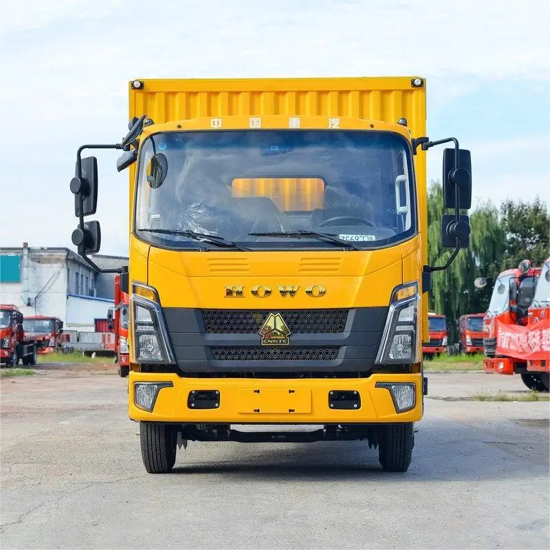 newsinotruck diesel Small howo 4X2 6wheel enclosed cargo trucks for sale