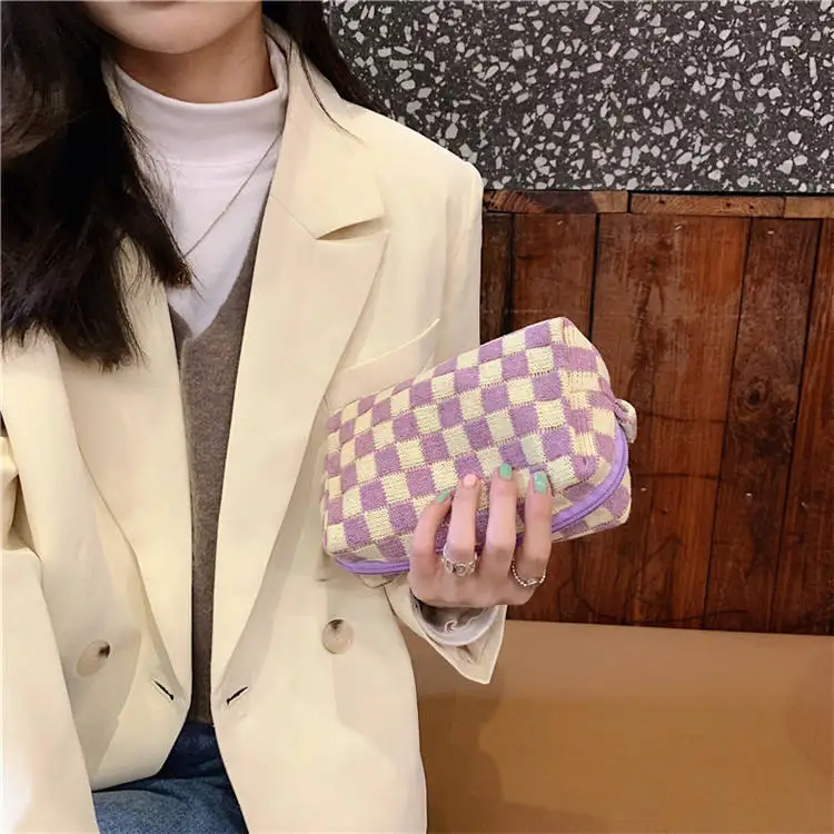 Korean ins knitted checkerboard makeup bag contrast wool lattice storage and finishing bag student pen bag