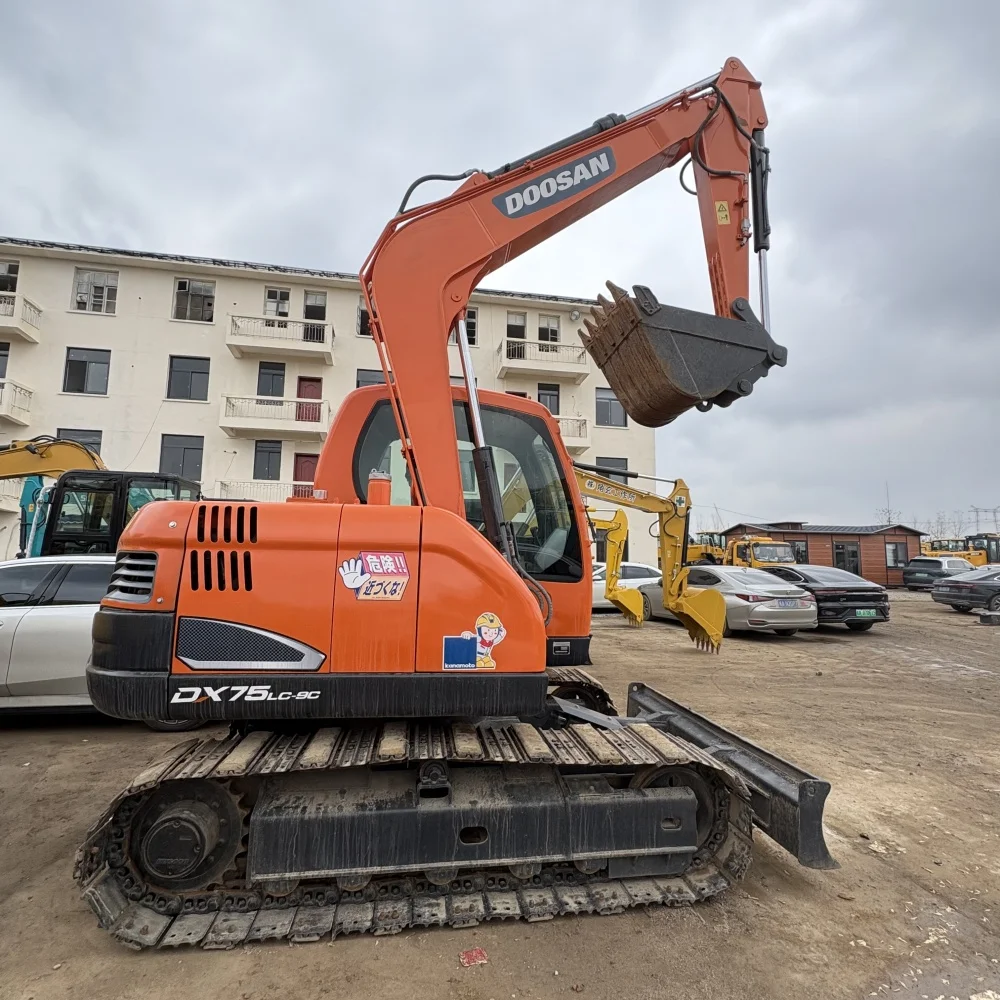 High Performance Doosan DX75-9C 7.5 Ton Excavator Original Yanmar Engine Strong Power Cheap Price for Sale