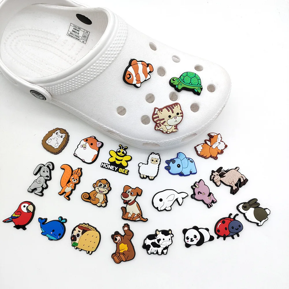 Cute animal cartoon non-infringement  hole shoes flower shoe buckle wholesale Amazon hot sale small animal buckle