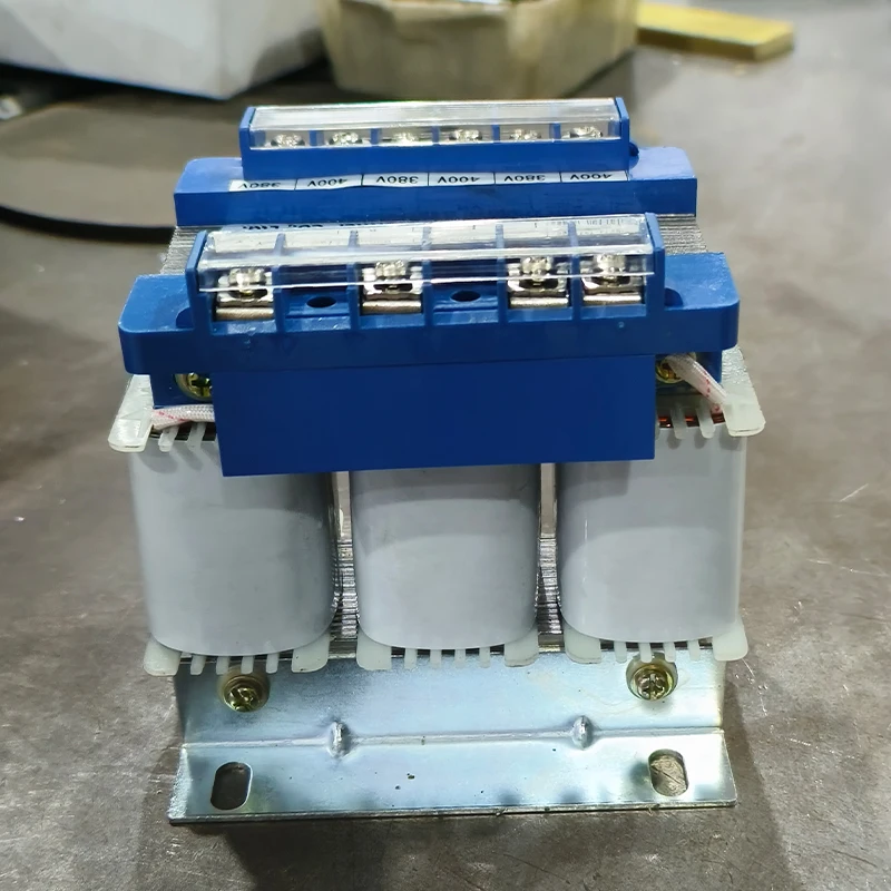 Isolated Power Transformer with 220V 110V 440V Output Coil Shape Flyback Topology 50Hz Frequency 230V/240V Input for Power Step