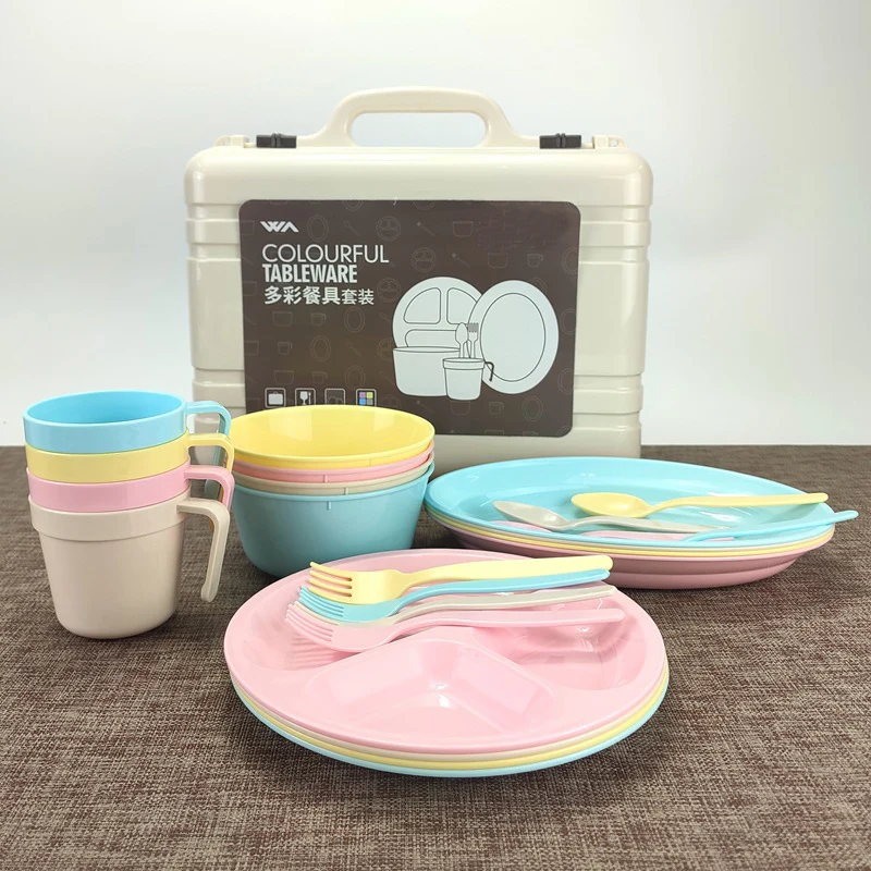 Outdoor Tableware  Camping Mess  Kit Food grade PP  4-person Plastic  Picnic  Dinnerware Box Set with plates spoon forks