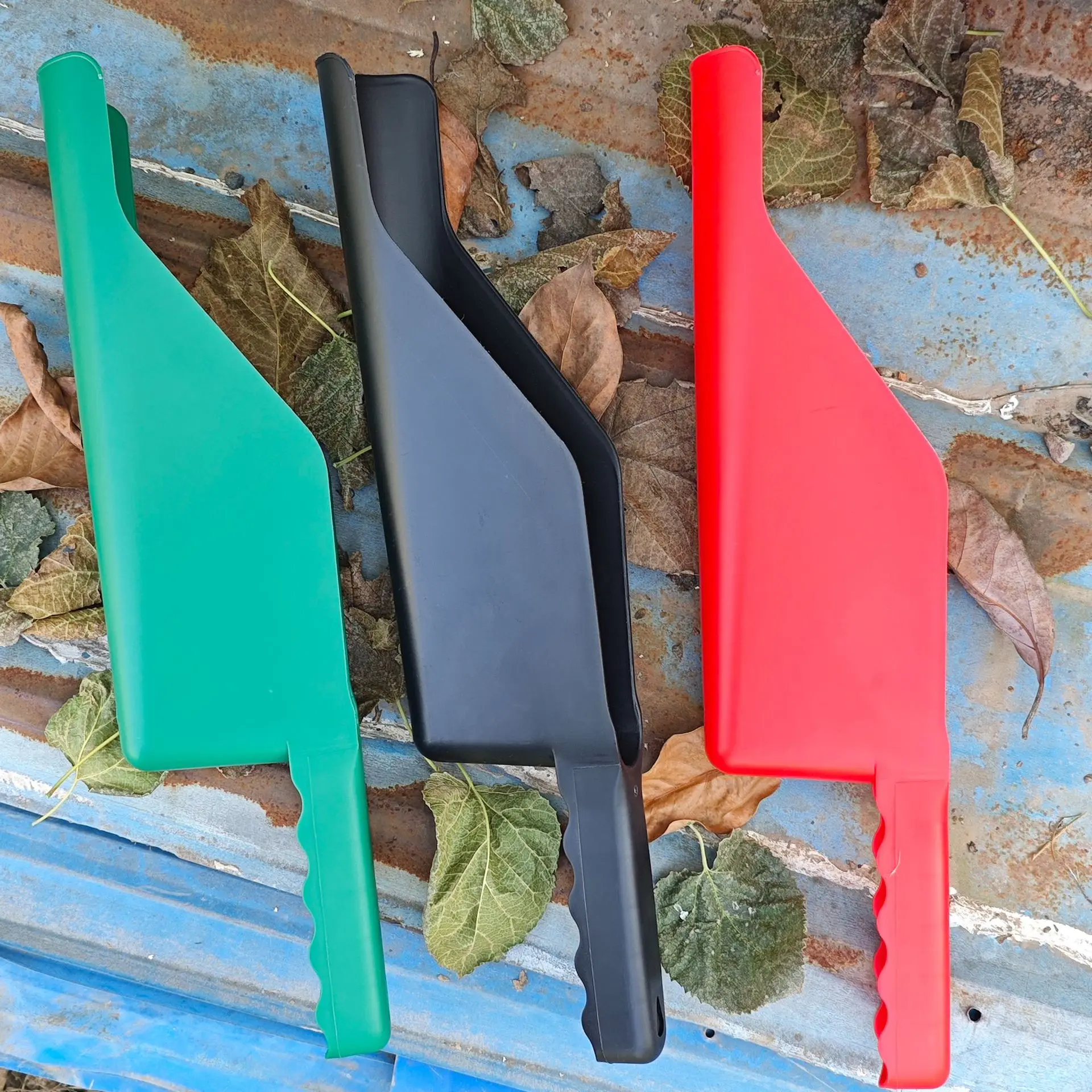 9.5CM*43CM Flexible Gutter Cleaning Scoop Garden Multi-Use Roof Debris Removal Leaf Shovel Construction Tools Flex Dirt Clean-Up
