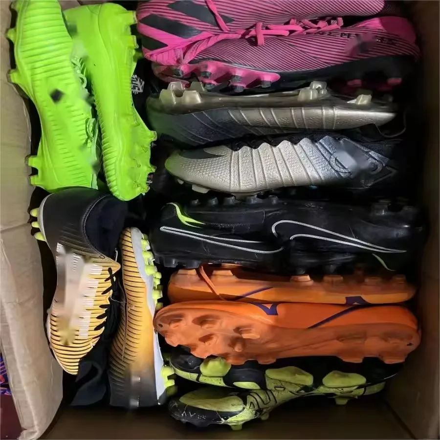 wholesale international branded second hand futsal shoes sports used football soccer shoes original in bales for men