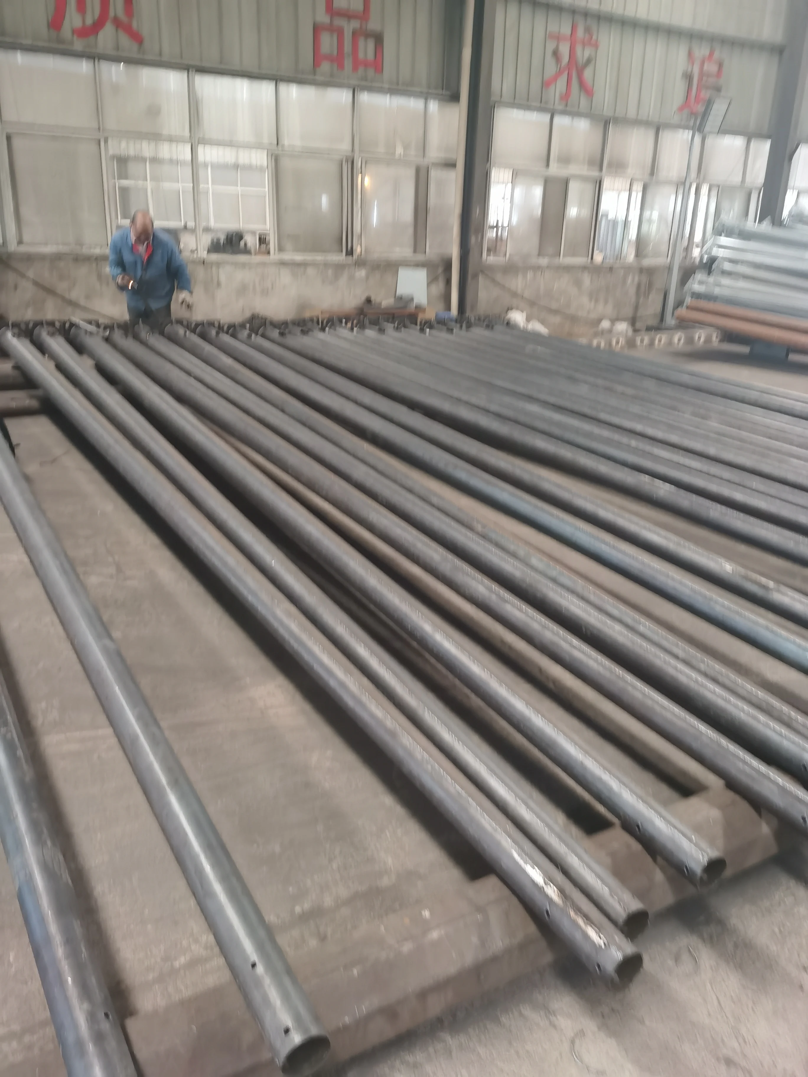 Outdoor galvanized Q235 lamp pole 4m 5m 6m 7m 8m 9m 10m 12m solar streetlight pole cast aluminum street light pole