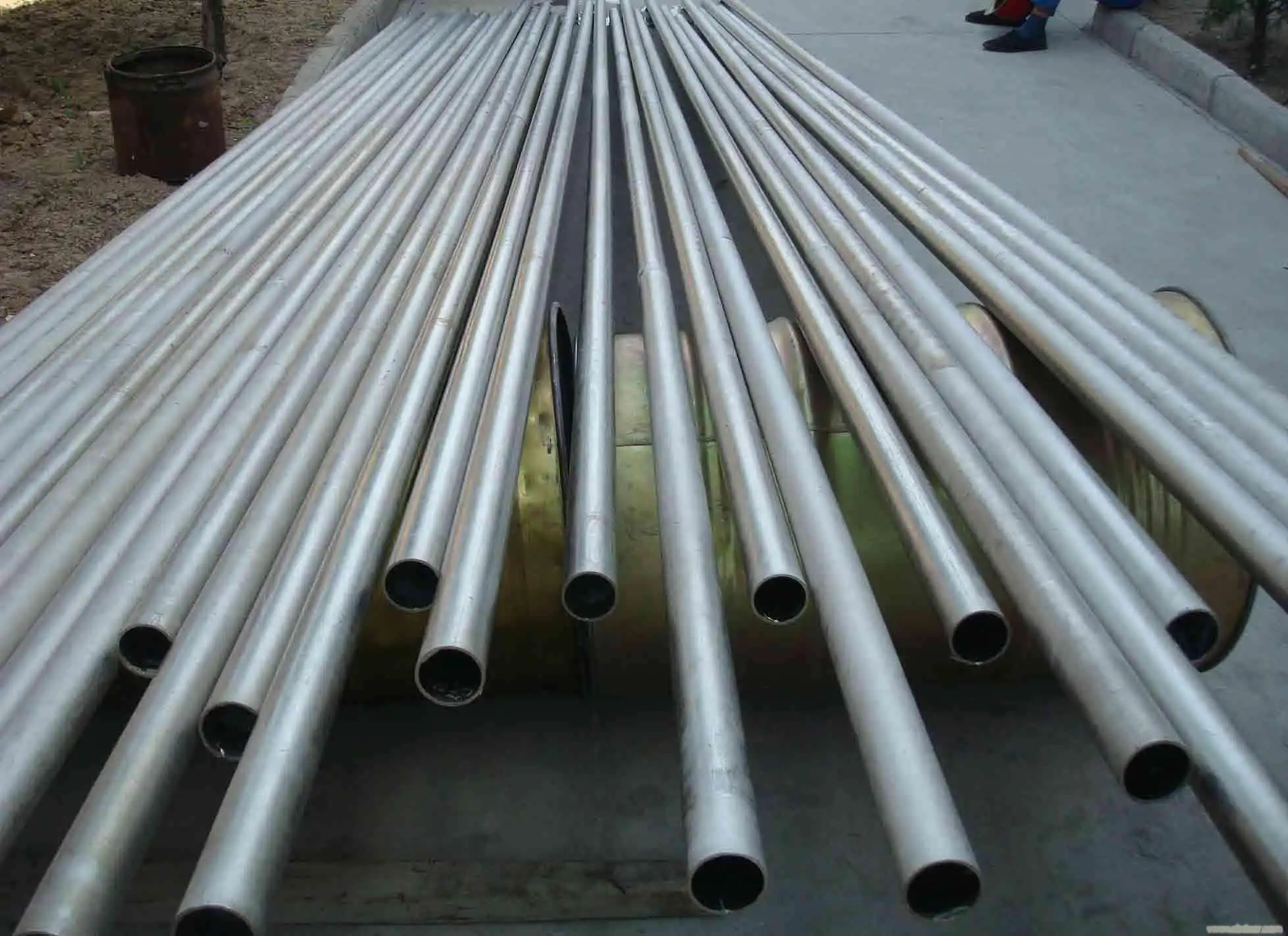 Титановая труба ASTM B338 gr1/gr2/gr5 бесшовная титановая