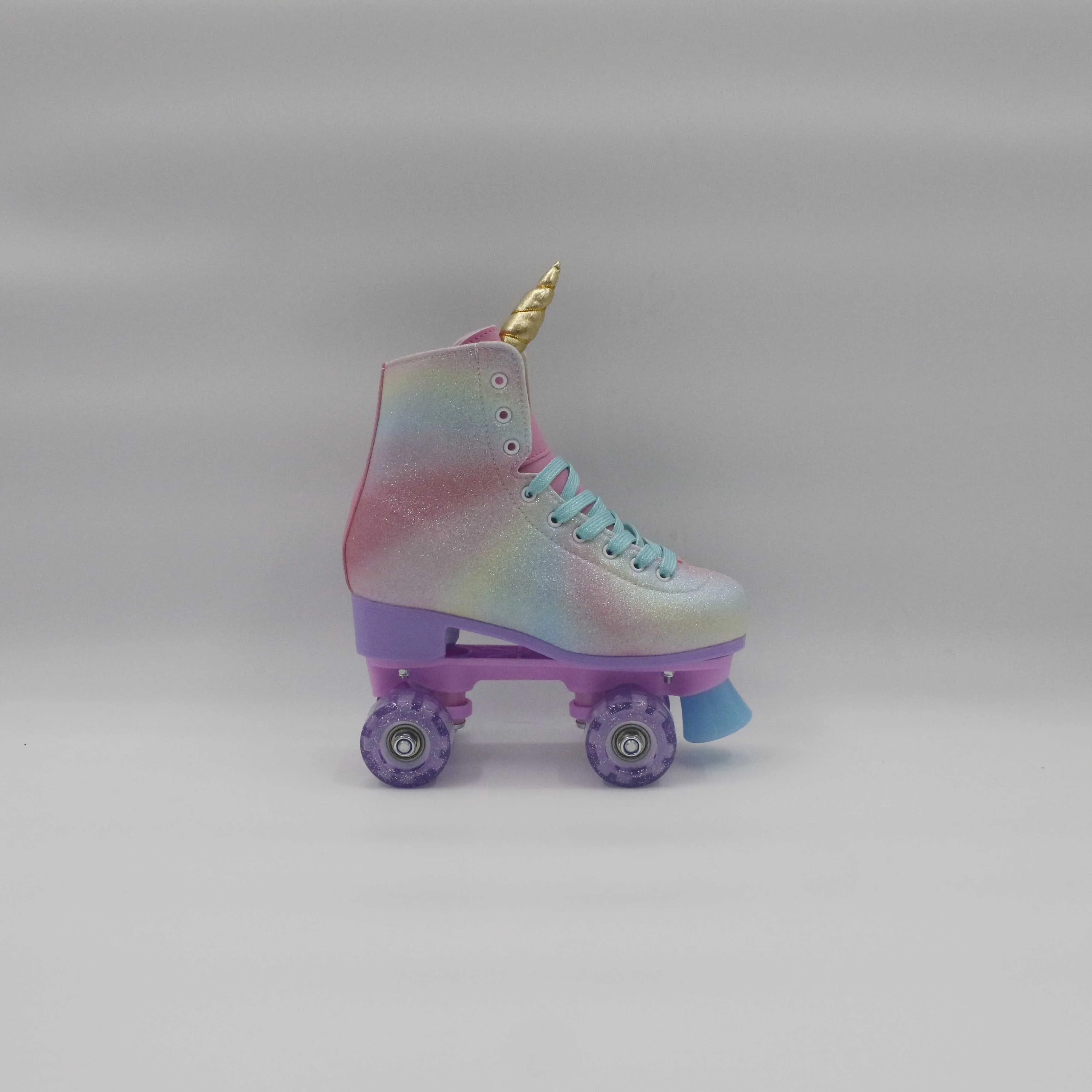 Yijiu  Leather Roller Skate Shoes Bluetooth with Light-up of Sole  and PU Flashing Wheel