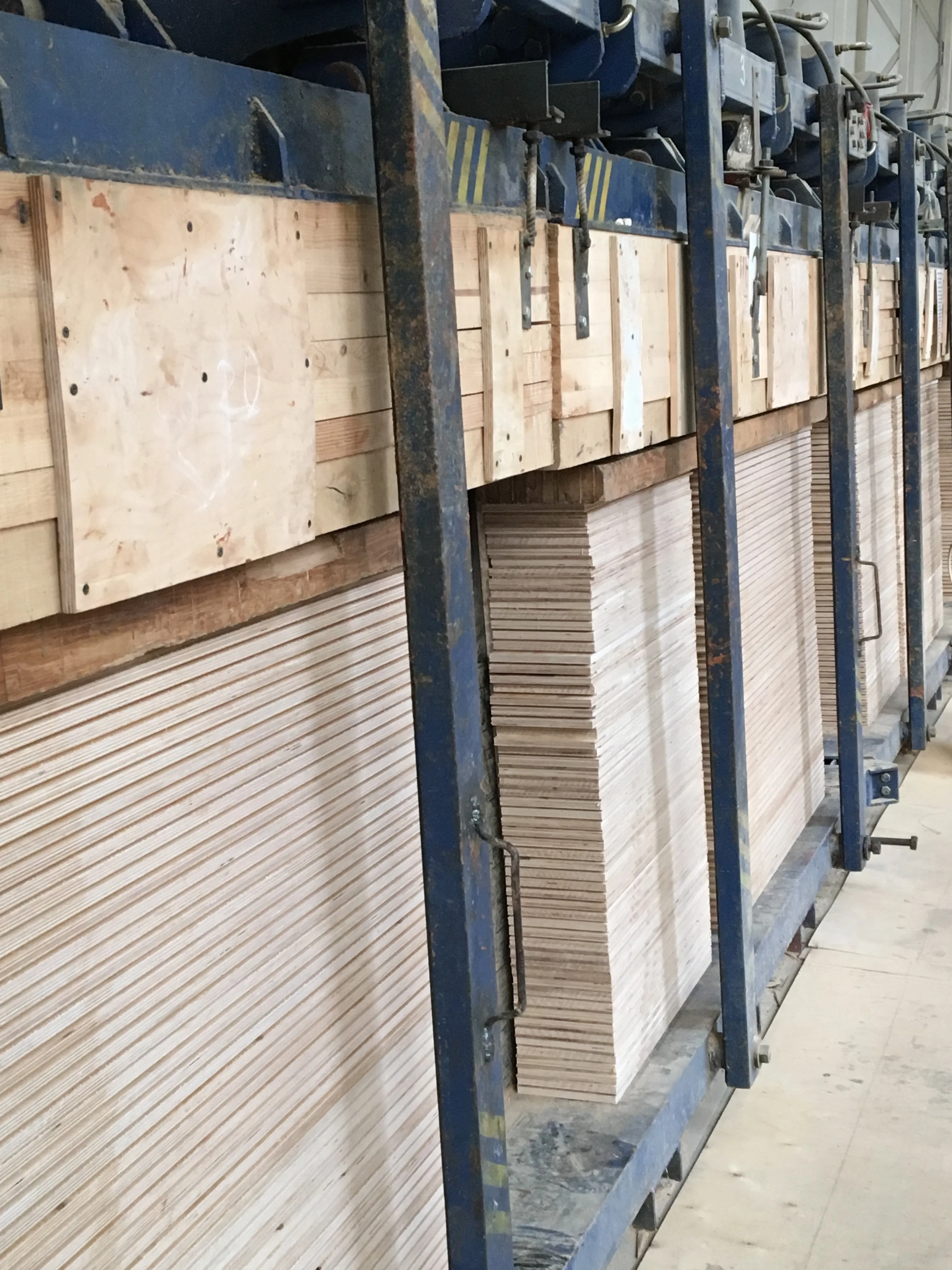 Parquet and Engineering Wood Flooring Hydraulic Press Clamp Carrier Machine