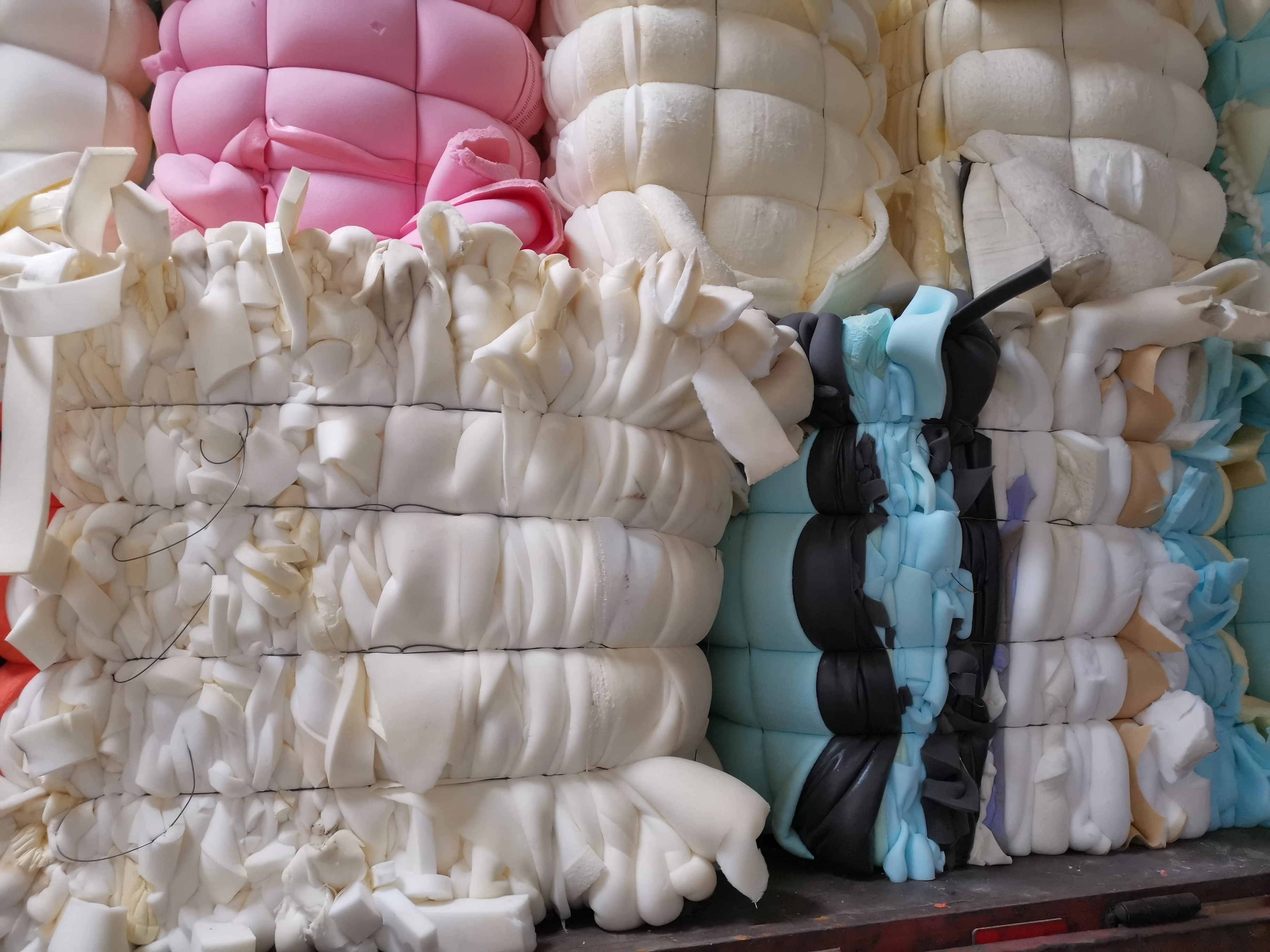 PU foam scrap with 10% of skin