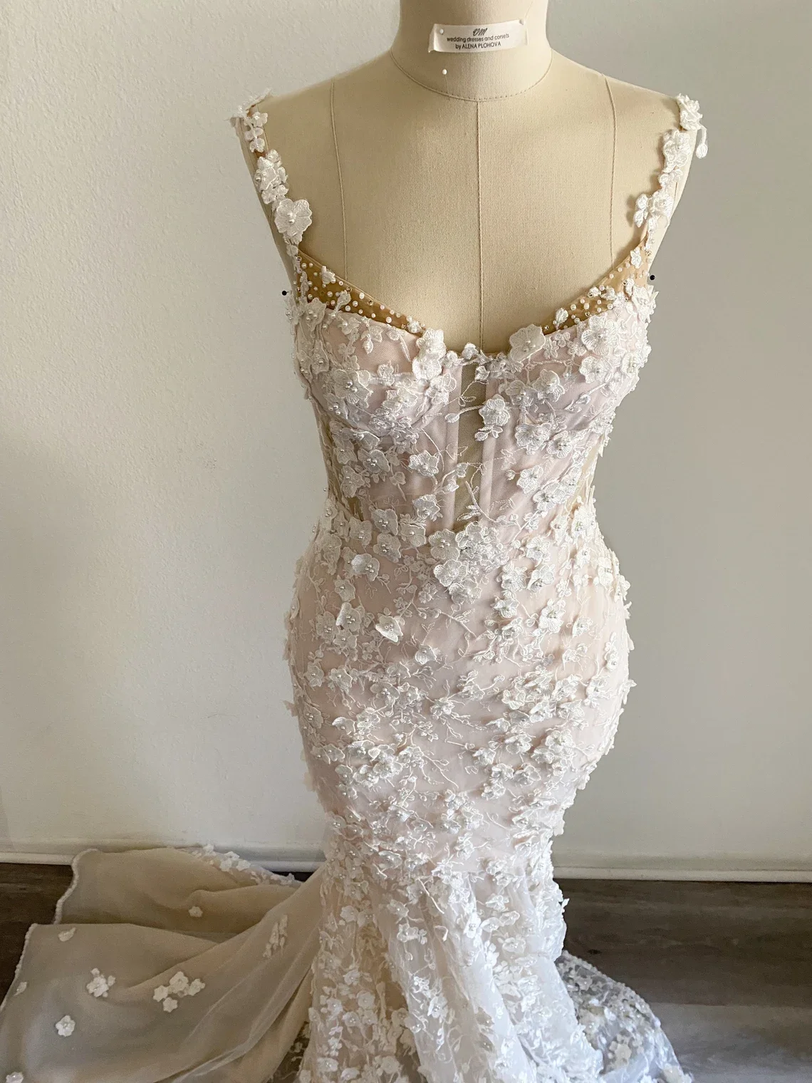 Ruolai ASA051 Vintage Spaghetti Strap Square Collar Flower Lace Appliqued Real Photos Mermaid Wedding Dress