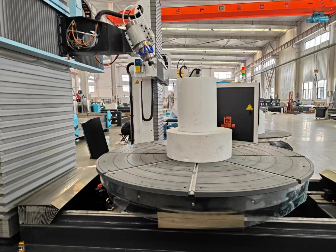 Rongchi 1325 CNC Woodworking Relief Engraving Machine High Precision with Single Spindle New Condition for Retail Industries