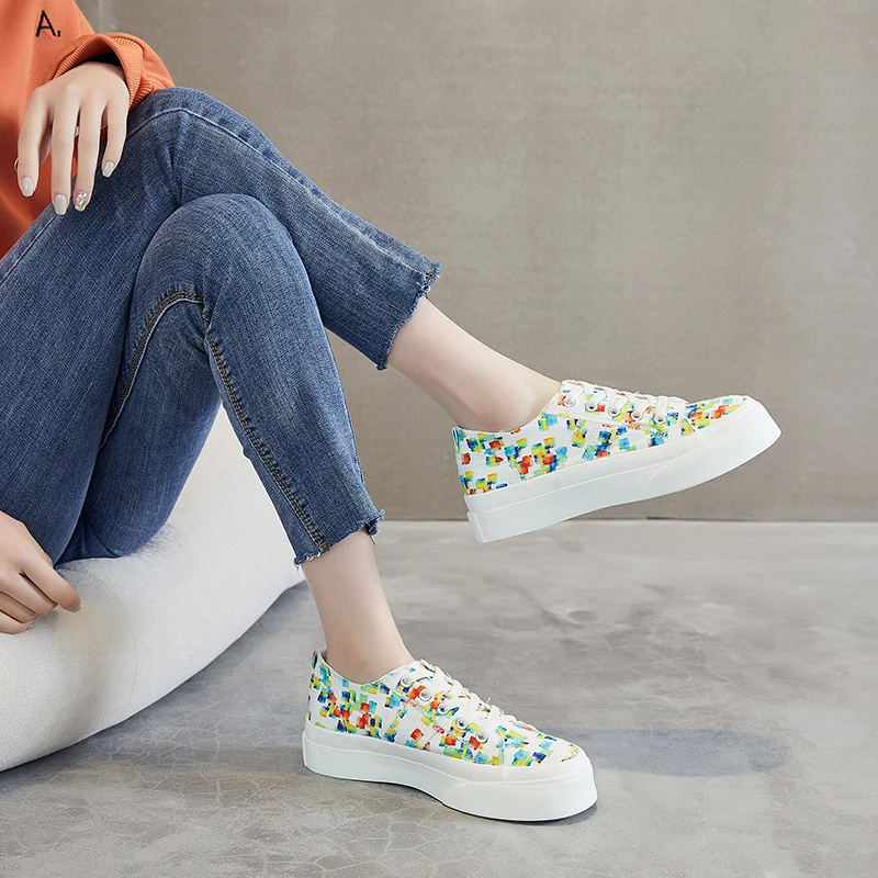 Factory hot sale new white ladies canvas shoes men women casual low top custom canvas shoes for new style