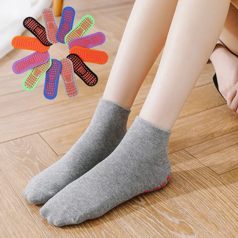 Professional trampoline socks manufacturers wholesale dispensing non-slip floor socks adult children early education yoga socks