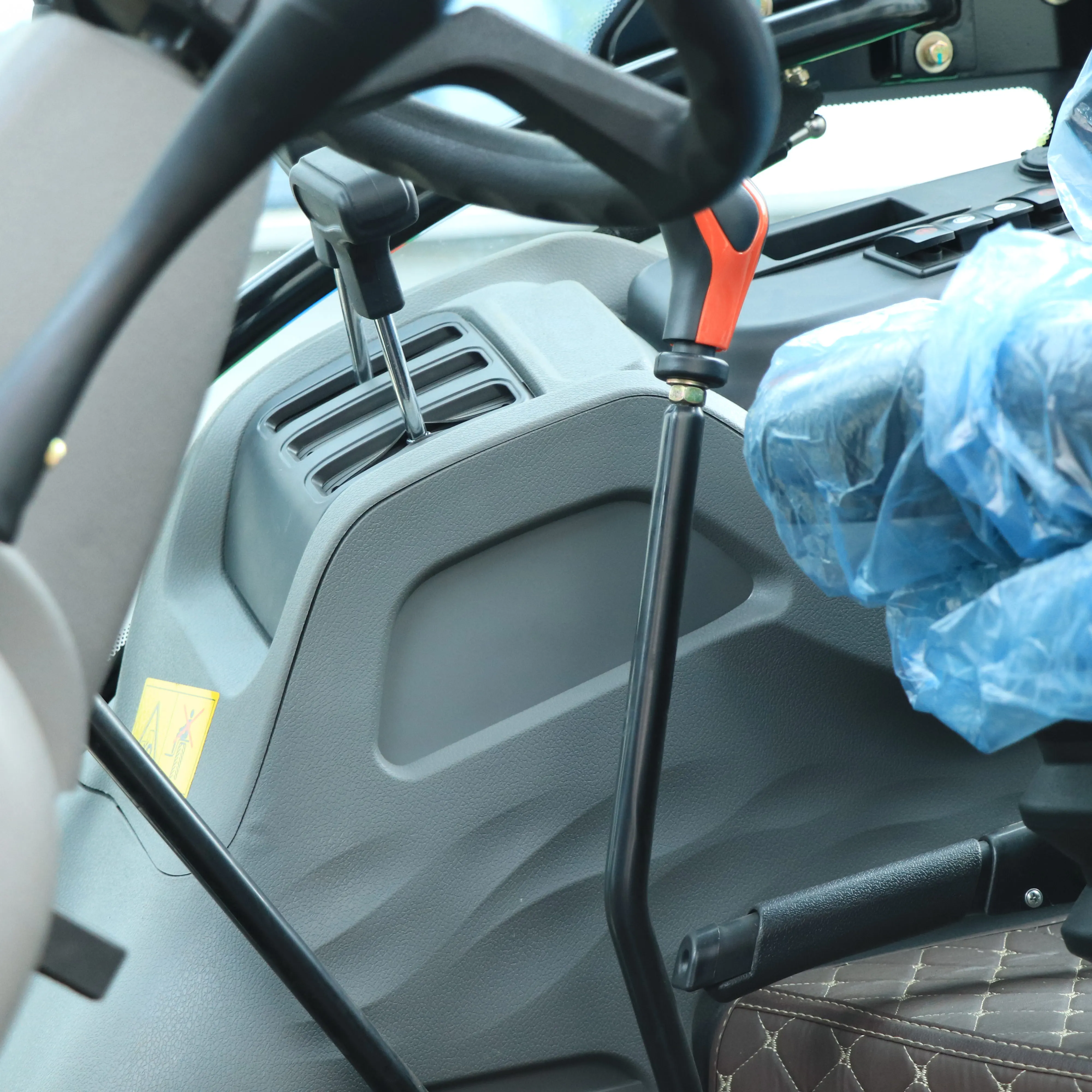 Factory cheap 50hp EURO 3 farm tractors  in georgia for agriculture 4wd tractores agricolas preci with front 4 in 1 bucket