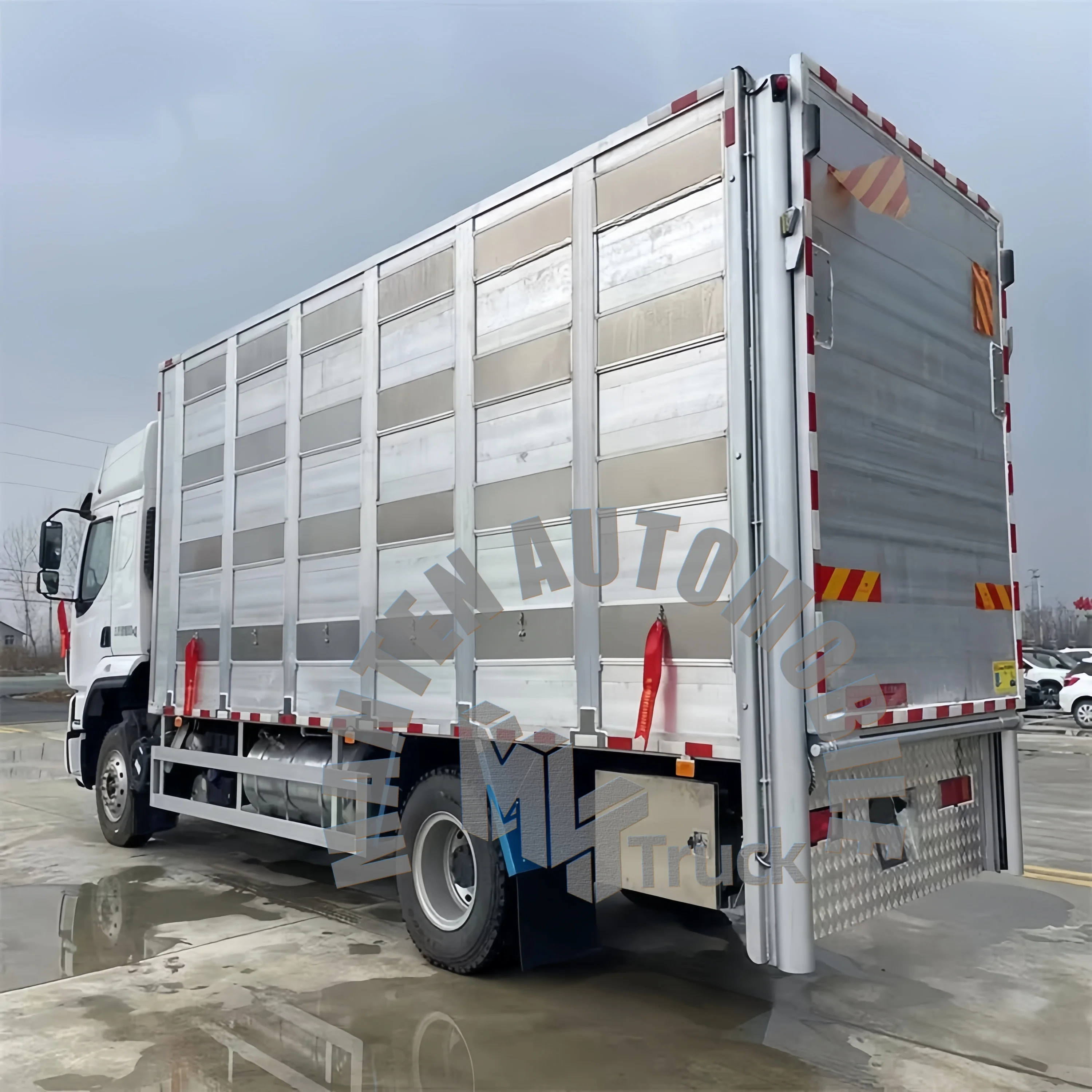 livestock truck y9298.jpg