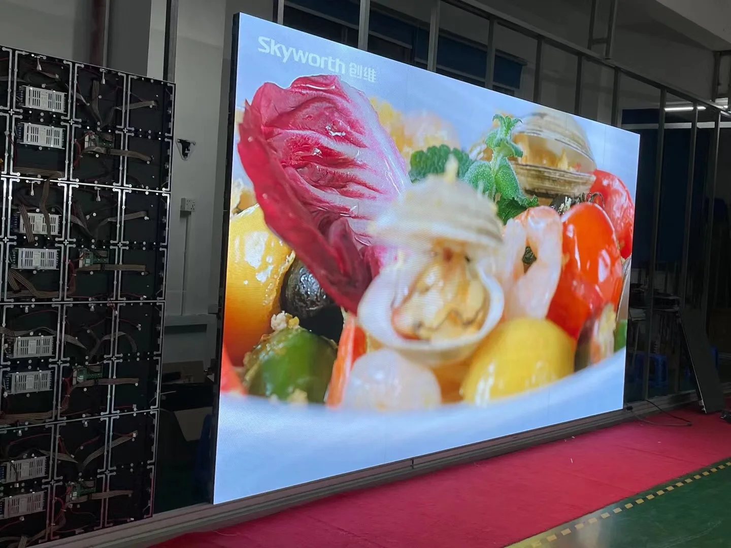 High brightness Full Color Tube Chip Color 576x576mm cabinets Screen Dimension for P6 Outdoor led panel display