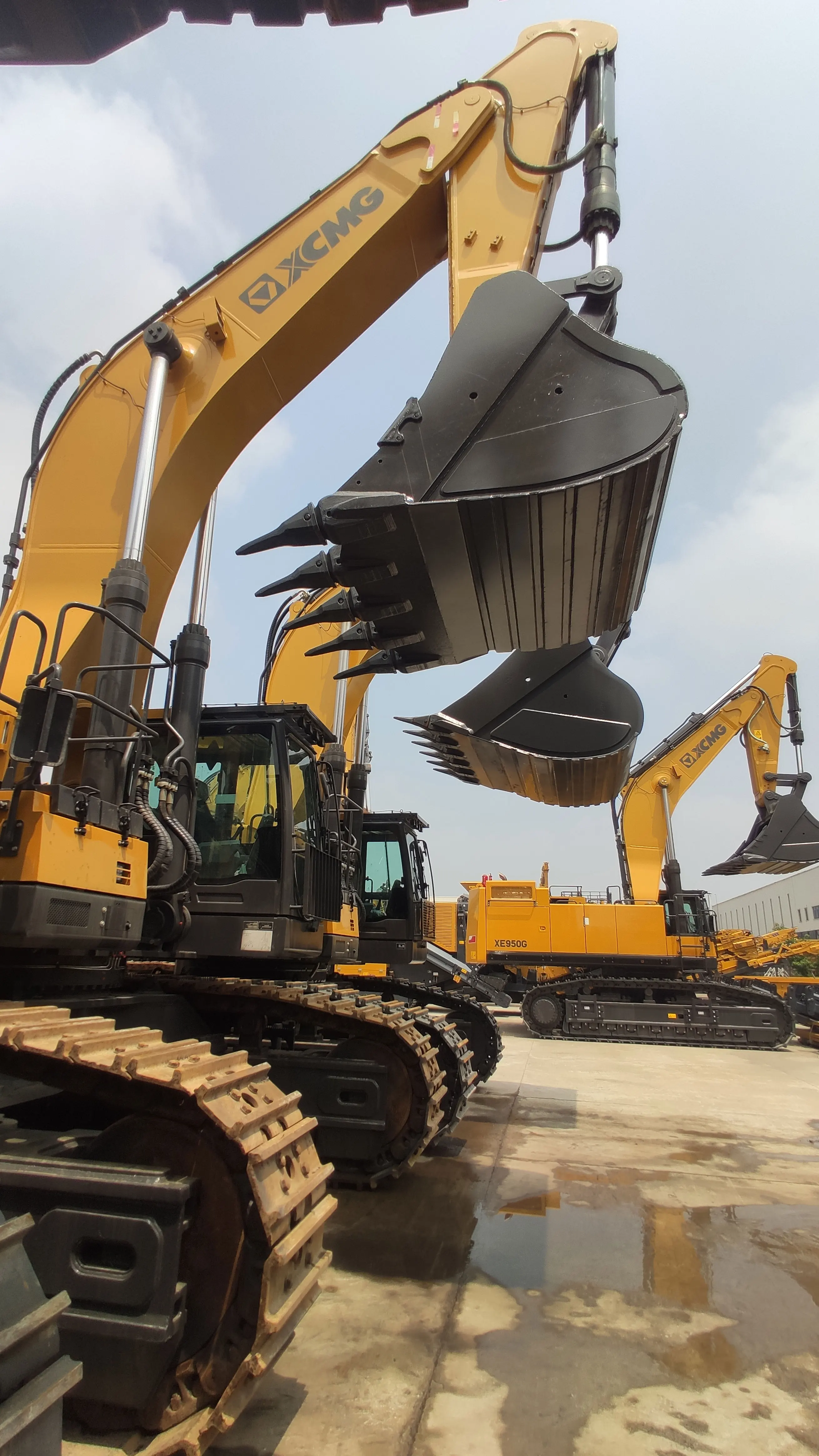 XCMG Official Second Hand Crawler Excavator Construction Machine XE950GA 90Ton Mining Hydraulic Excavator Prices