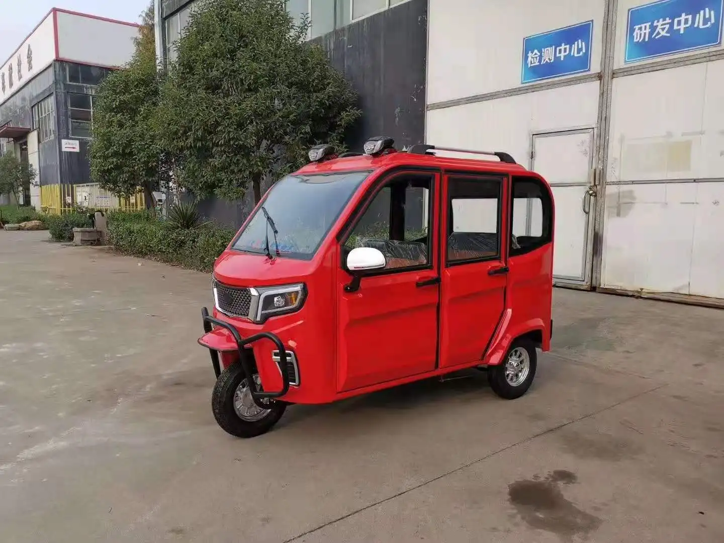 Passenger Cargo Cab Closed Without Driving Licence ev Three Wheel Electric Motor Bike tricycle