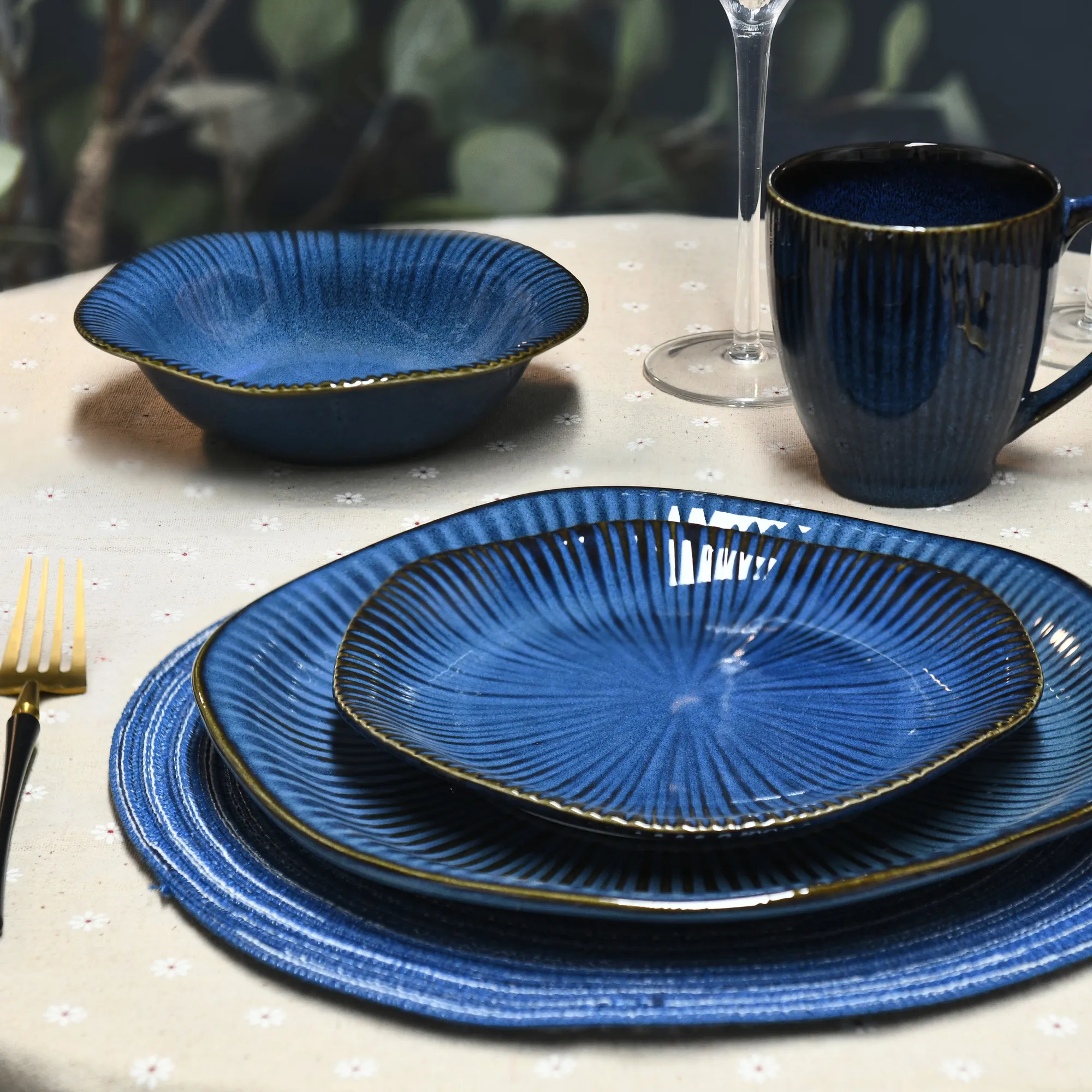 16pcs Retro Blue Glaze Japanese Style Stoneware New round Dinner Plate Bowl Tableware Sets Blue Glaze Service Dinnerware Set