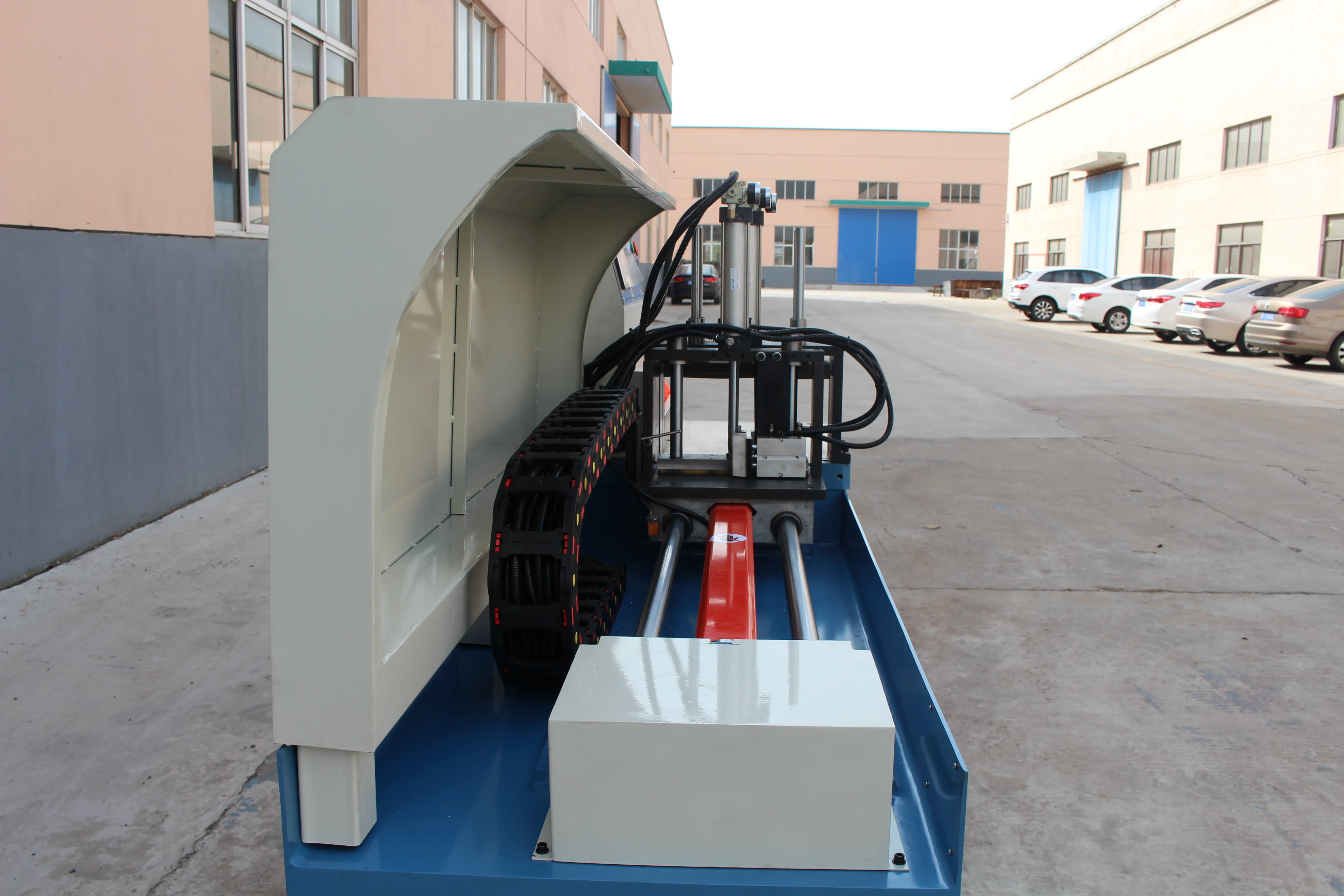 YT400 CNC Automatic aluminum profile cutting machine with cutting saw for window door