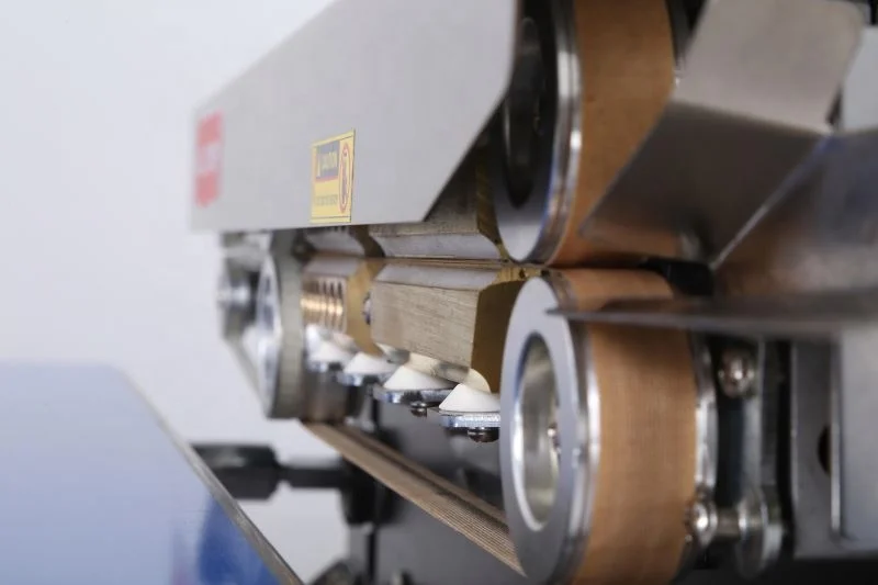 KUNBA Frqm-980CD Nitogen Inflation Continous Sealing Machine with Ce