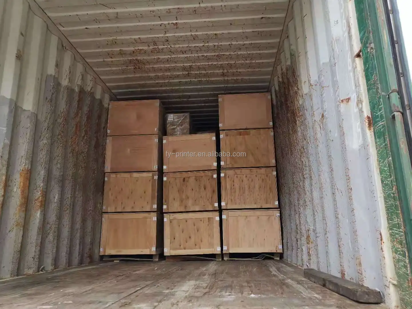 container loading 01.jpg