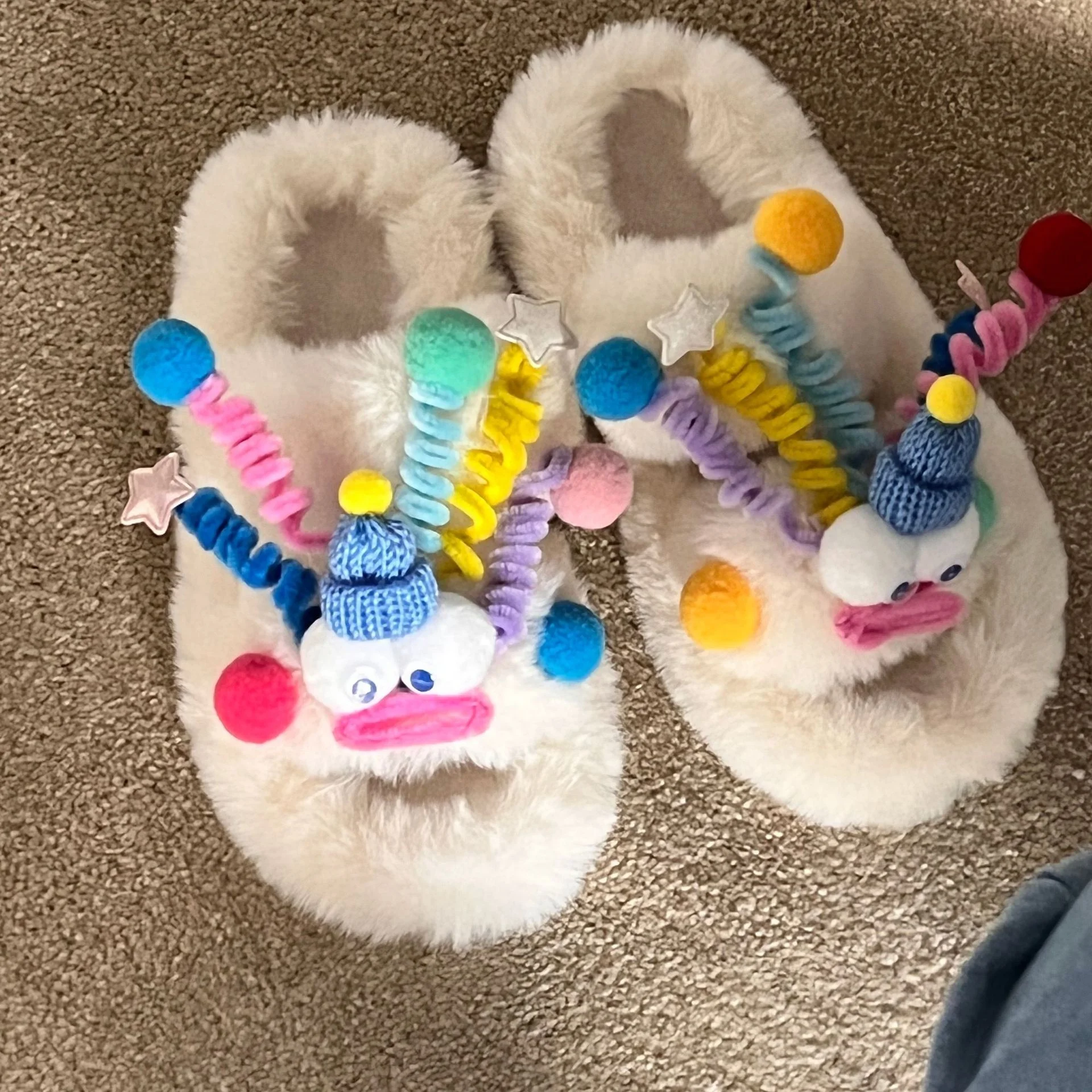 Winter Furry Cute Clown Slide Slippers Soft Cozy Comfortable Indoor House Slippers For Women Ladies