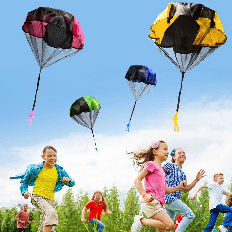 Hot selling Mini Hand Throwing Parachute Outdoor Sports Fly Toy Educational Kids Playing Soldier Parachute Toy