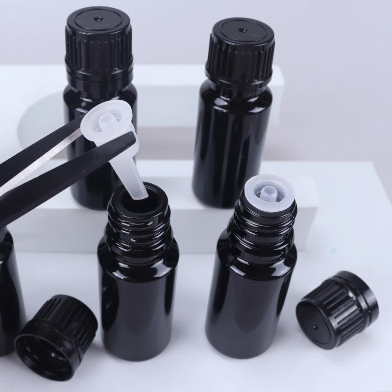 Cosmetic Packaging Matte Black Cosmetic 10ML Essential Oil Bottle With Plastic Screw Cap