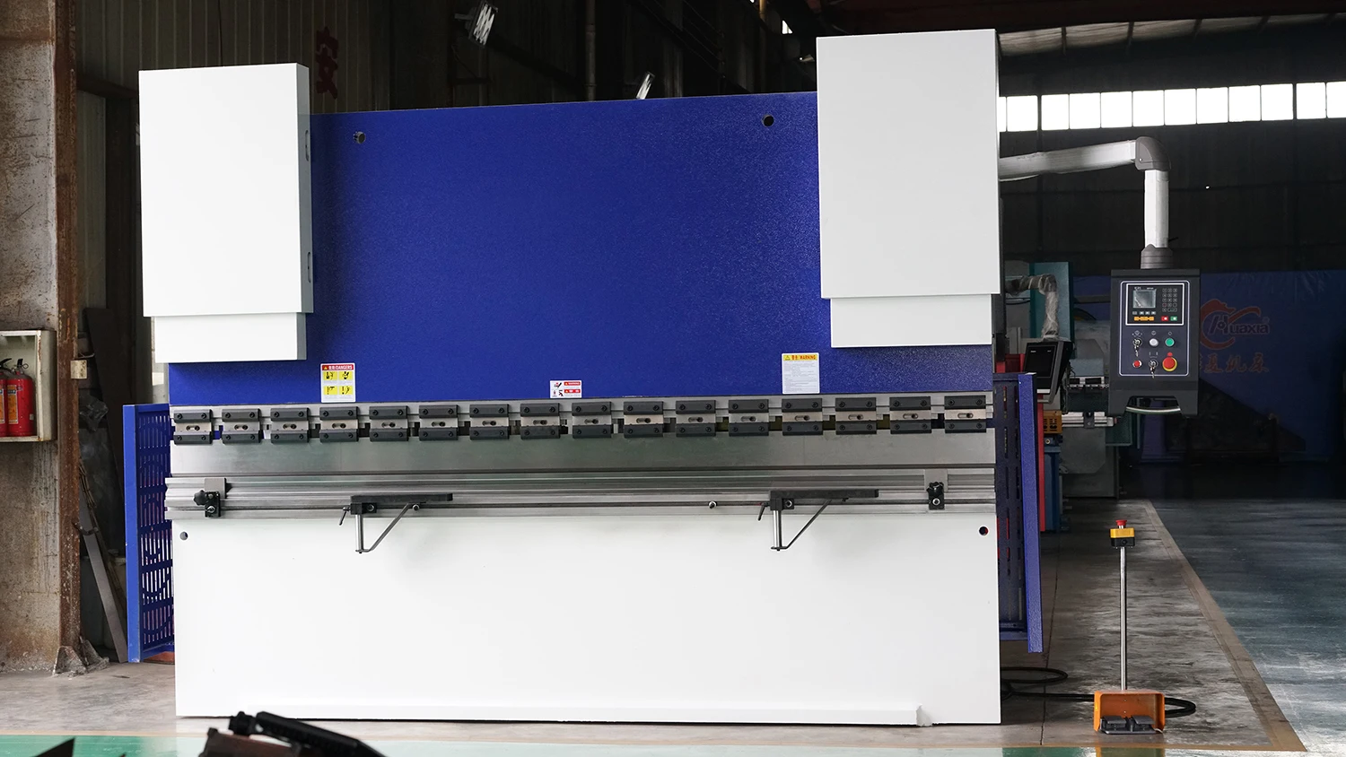 WF67k 100t/3200 CNC Press Brake Machine Hydraulic plate bending Press Brake Price 63t 2500mm with delem system