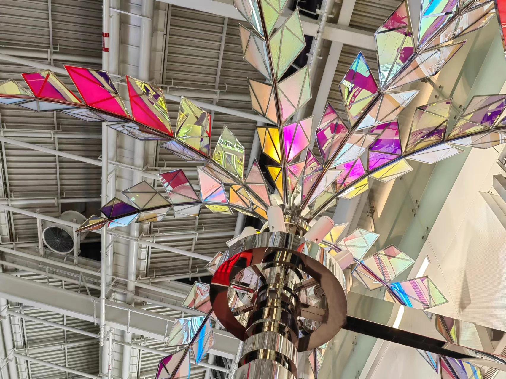 large modern dubai airport stainless steel tree statue metal decor craft shopping mall window display public art sculpture