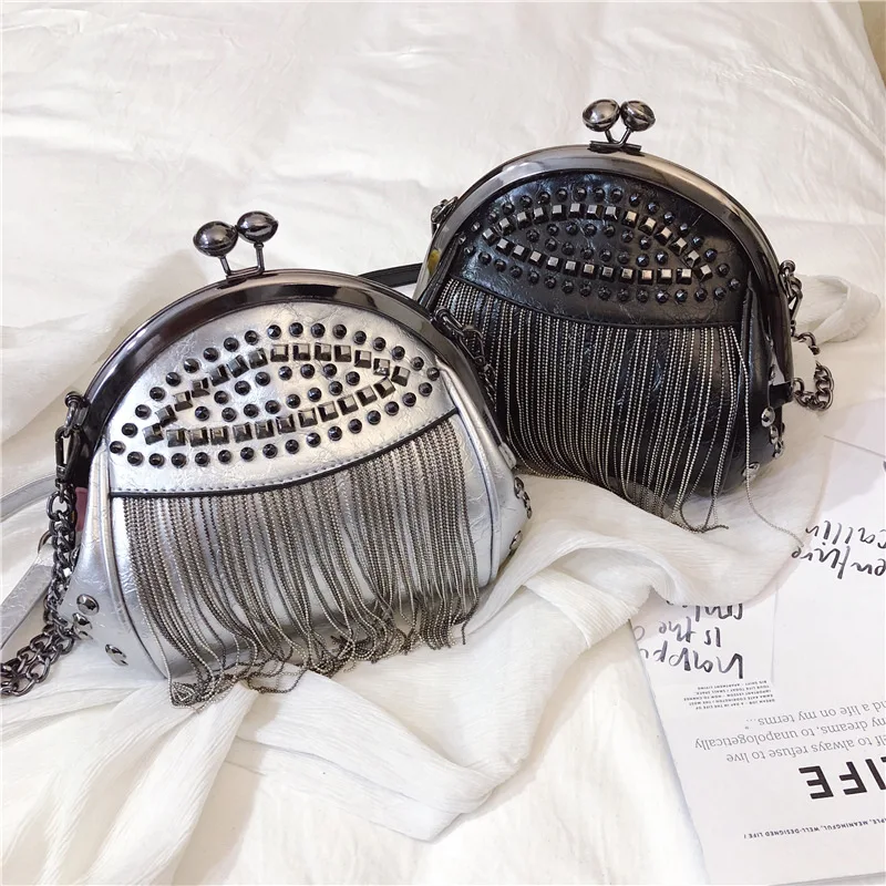 Factory Wholesale Ladies Rivet Handbags Women Shoulder Bags Tassel Purses
