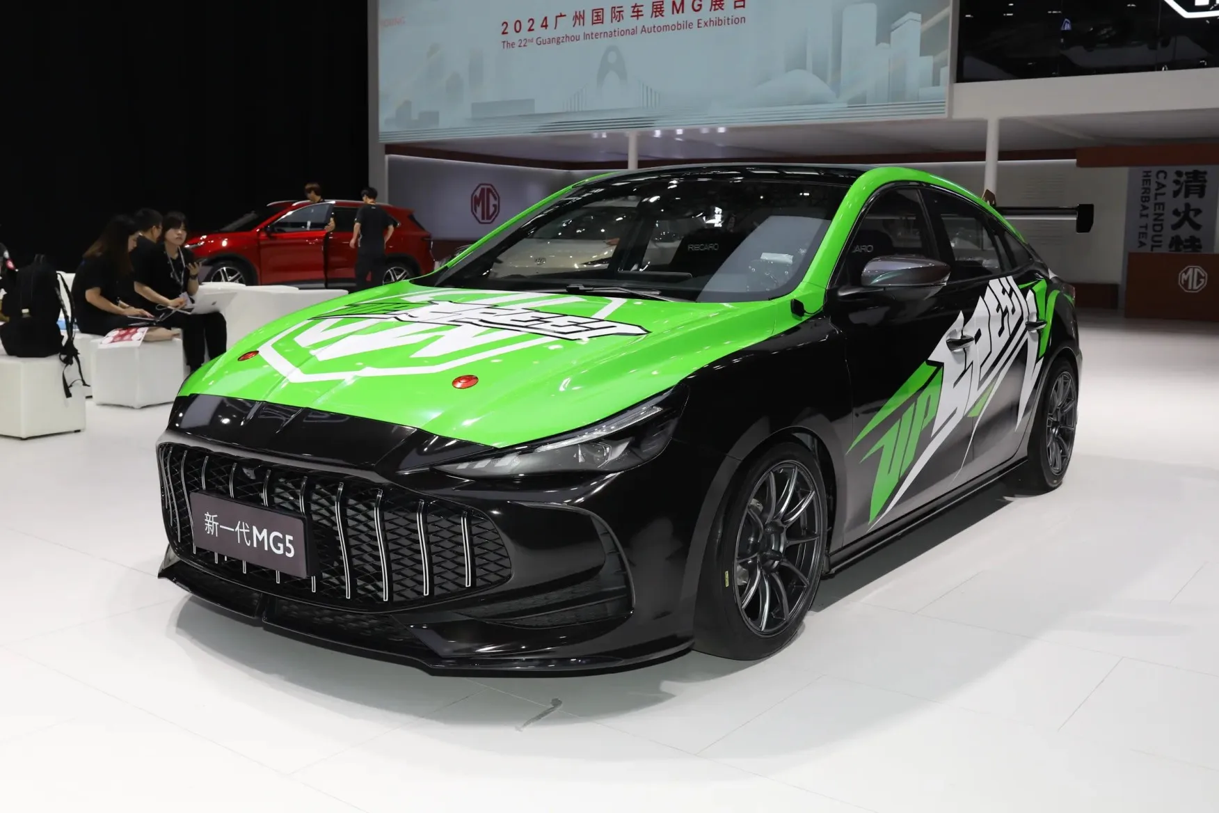2025 MG5 глобальная ранняя версия 1.5L FWD CVT Новый энергетический седан рулевое управление безнаддувный двигатель