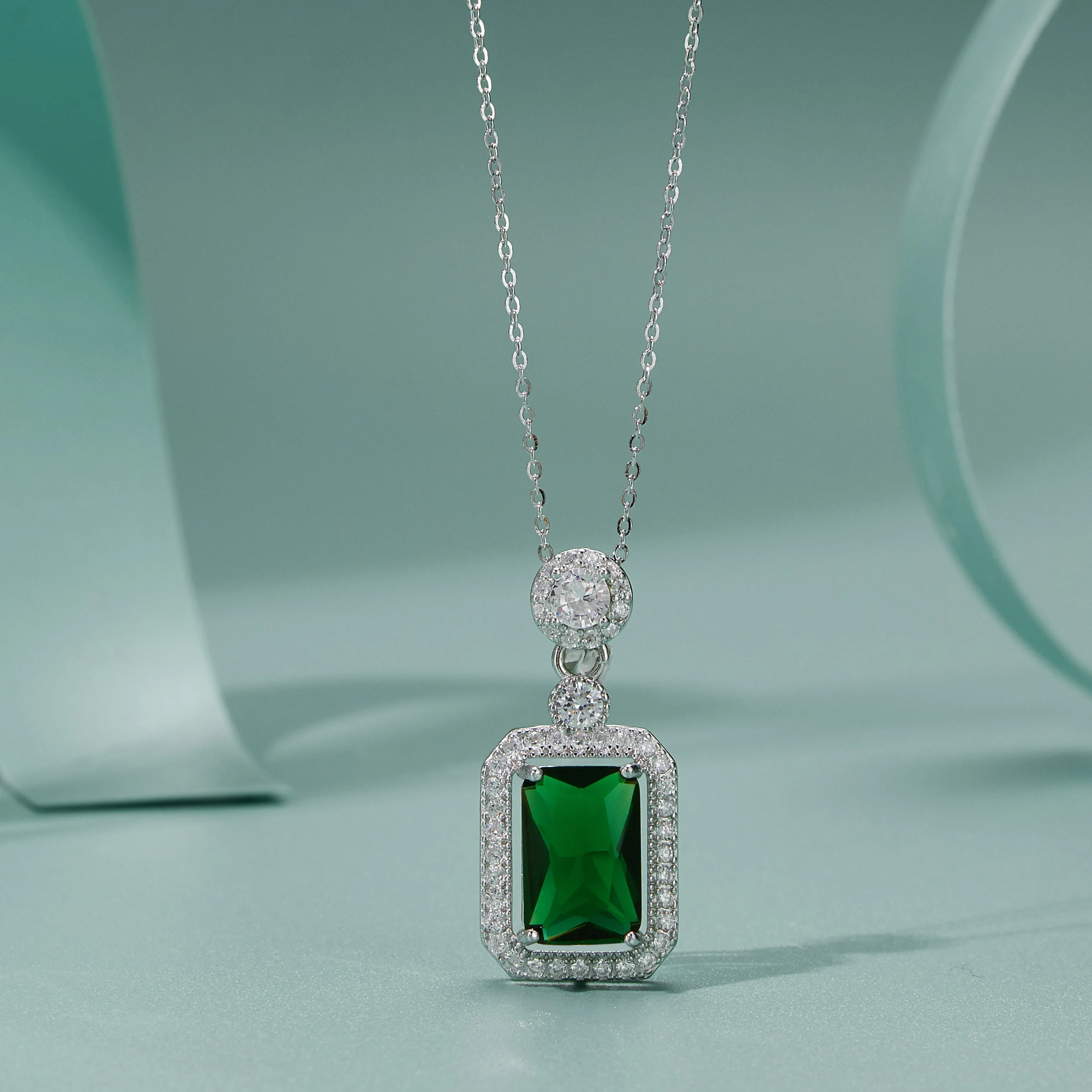 Women Fine Gift Jewelry 14k White Gold Plated Silver Green Cubic Zircon Halo Pendant 925 Sterling Silver Emerald Necklaces