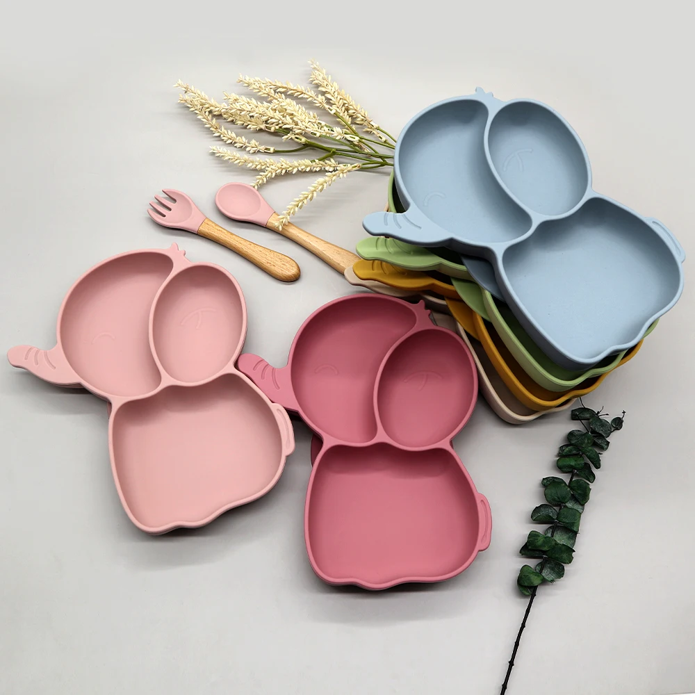 Wholesale Eating Food BPA Free Eco-friendly Children Tableware Feeding Plate Suction Silicone Baby Dishes