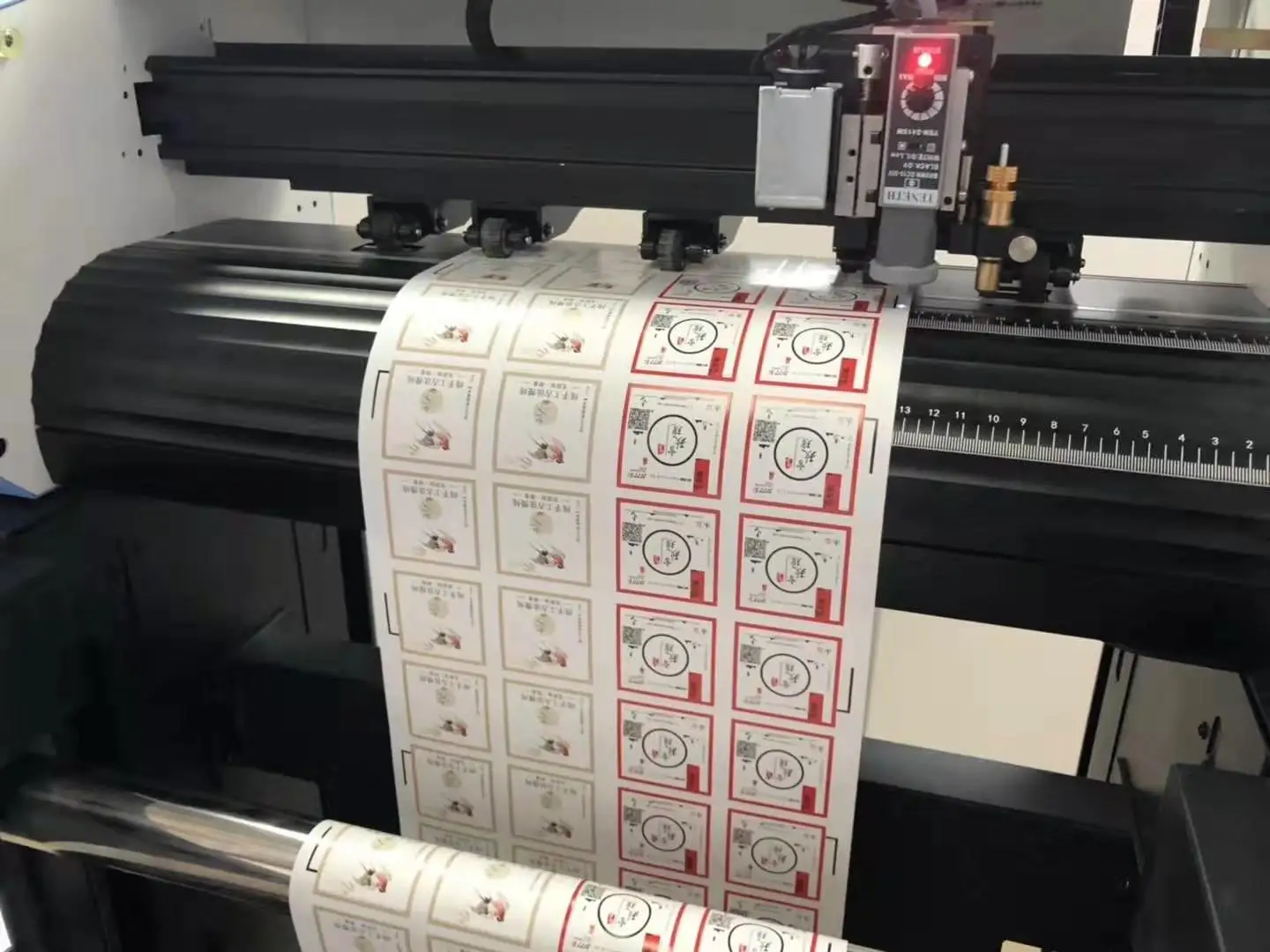 Teneth high speed Roll to roll digital die label cutter with automatic contour cut,remove waste system cutting machine RN3