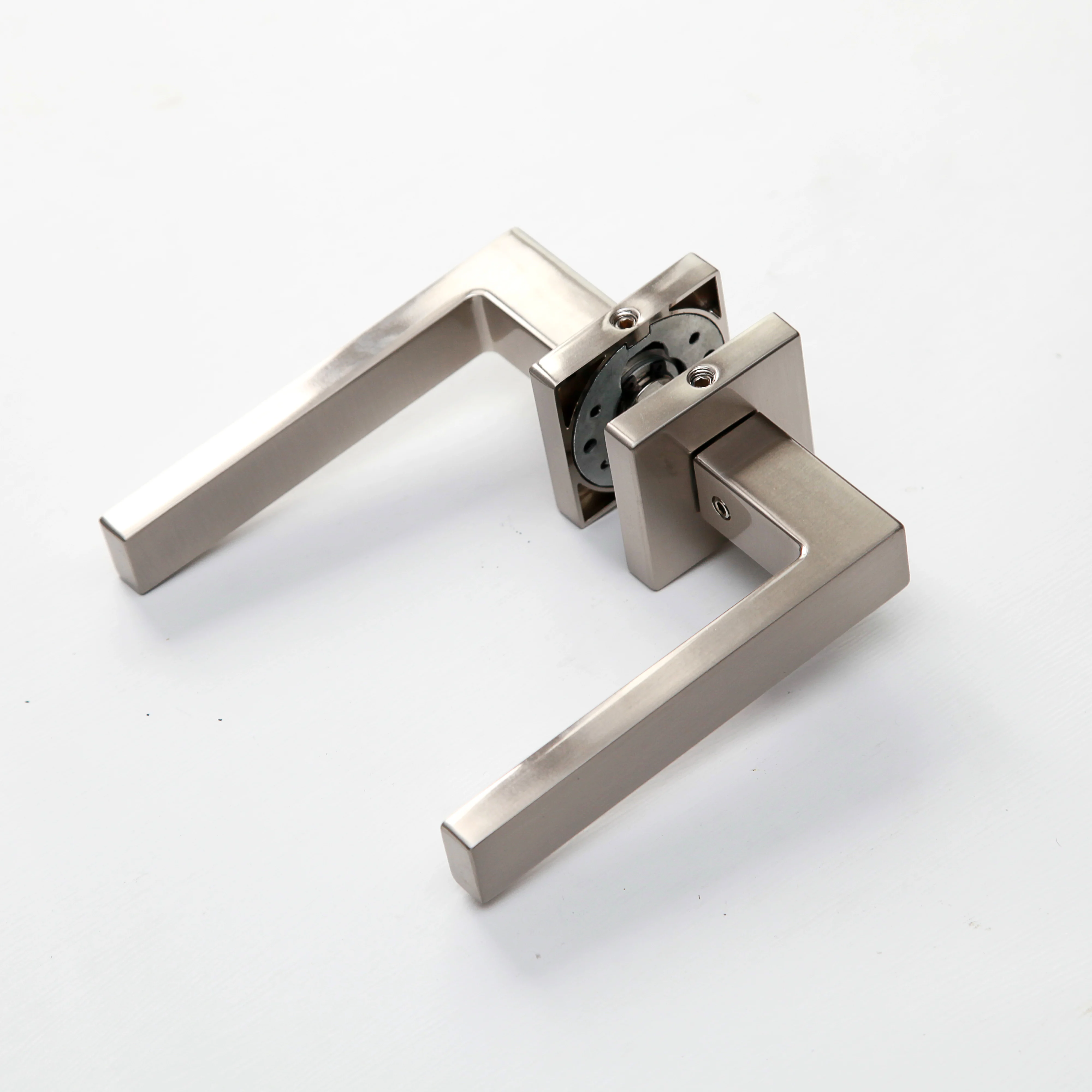 MAXERY Simple Design Zinc Alloy Door Lever Handle European Style Satin Brass Pulls Home Hardware with Cylinder Rose