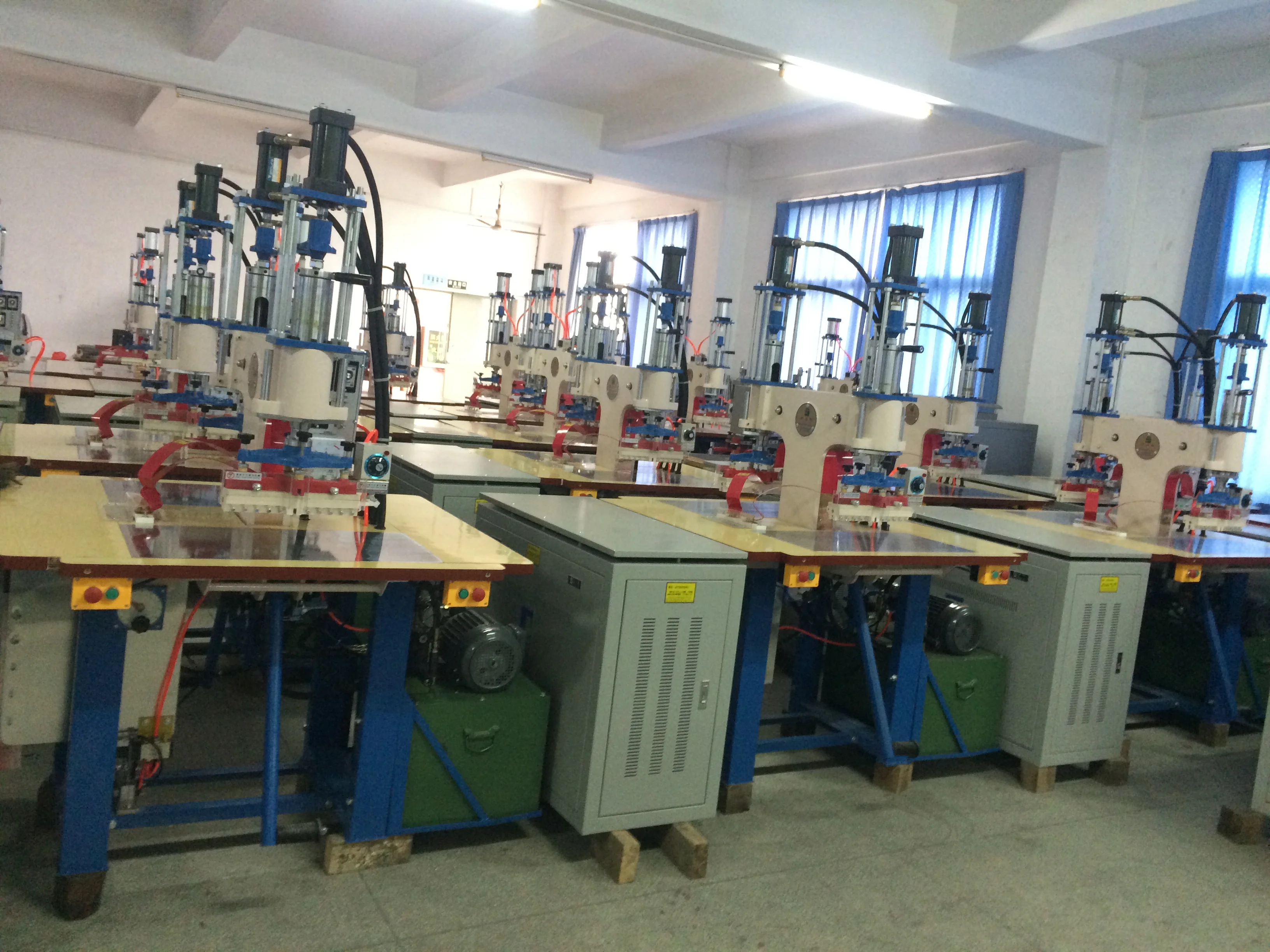 Quality guarantee automatic Blister Packing welding Machine for blister with paper card