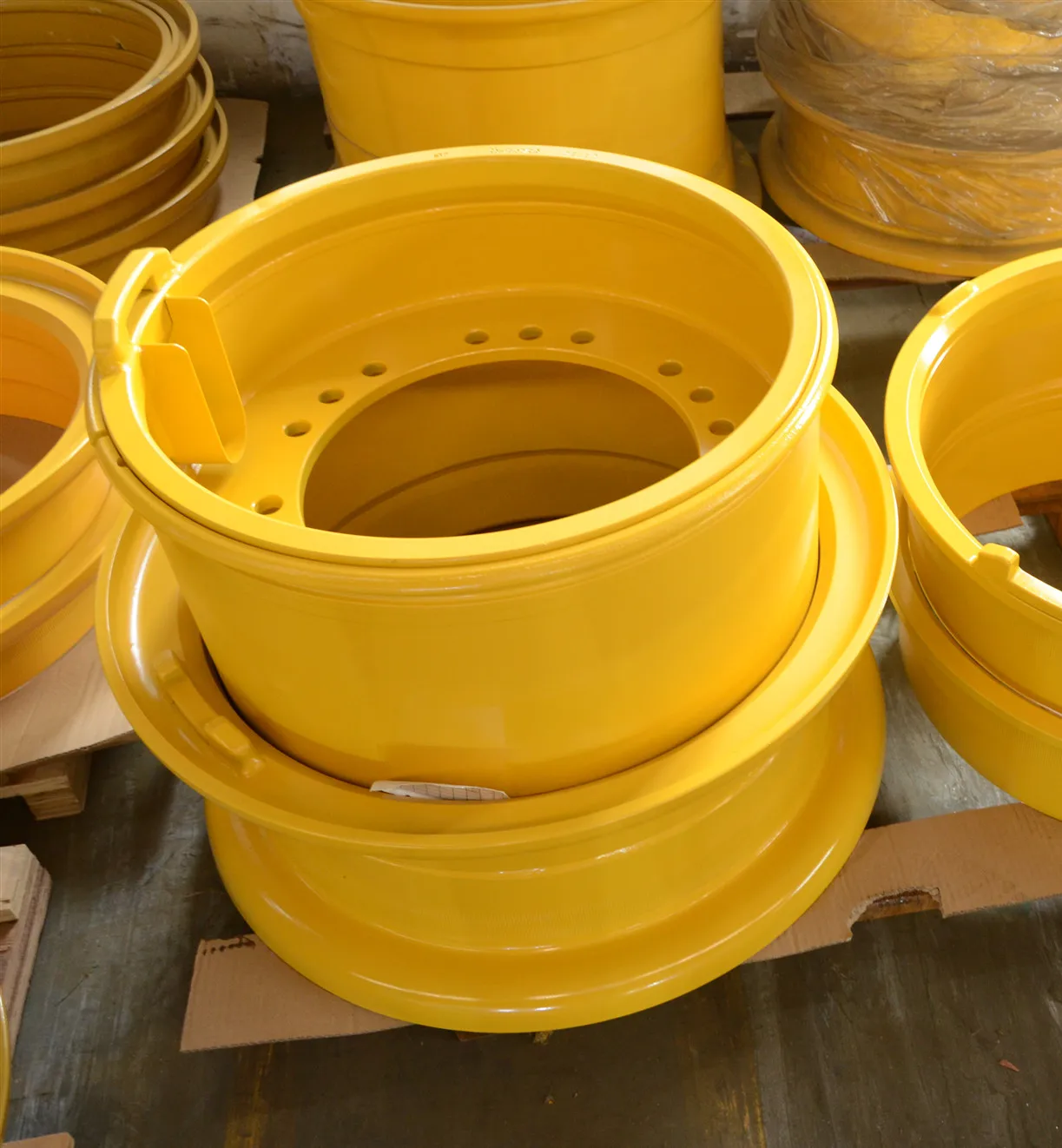 Factory Wholesale VOL L90 wheel crane Steel Wheel Rims 25*17/1.7 For off-road vehicle tire 20.5-25