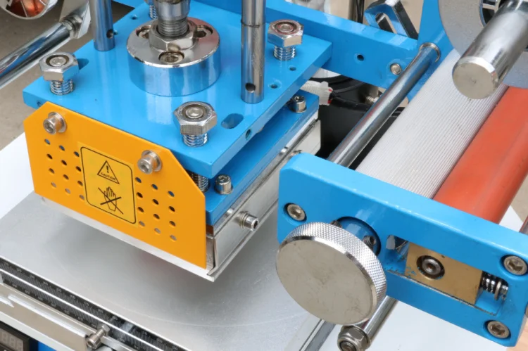 Pneumatic Hot Foil Stamping Machine For Leather Wood Leather Stamping Machine