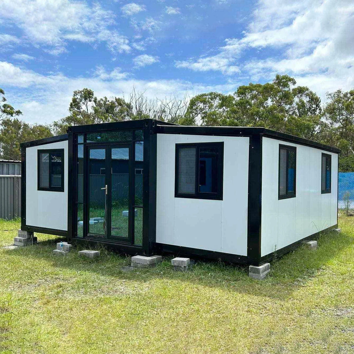 2023 trending space capsule house Prefab House Luxury Hotel Other Tiny Houses Modular 2 Bedroom Prefab Homes Ready To Ship