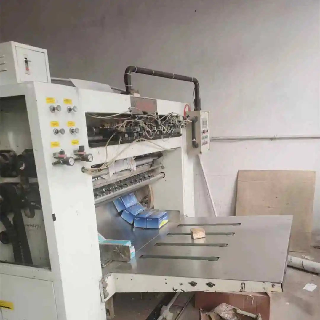 Tissue Folding Machine