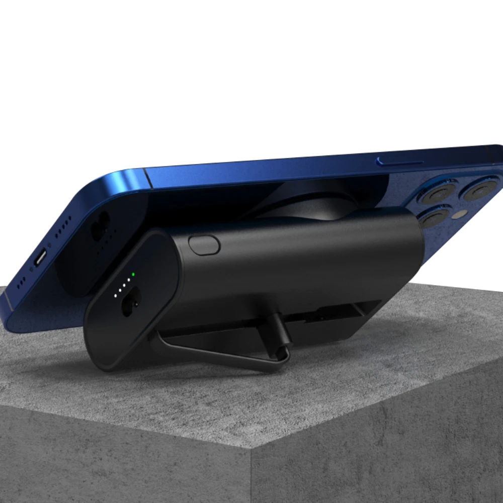 3 in 1 Magnetic Wireless Charging Powerbank Built-in Type-C Cable Phone Charger