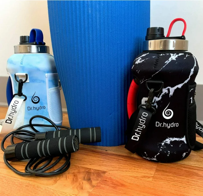 Half Gallon 2.2L Water Bottle with Sleeve and Straw lid BPA Free Large Water Bottle 74oz Sports Motivational Jug with Handle