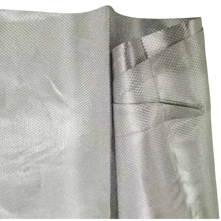 1 5 м ширина более 70 дБ эффективность экранирования электромагнитное излучение экранирующая ткань