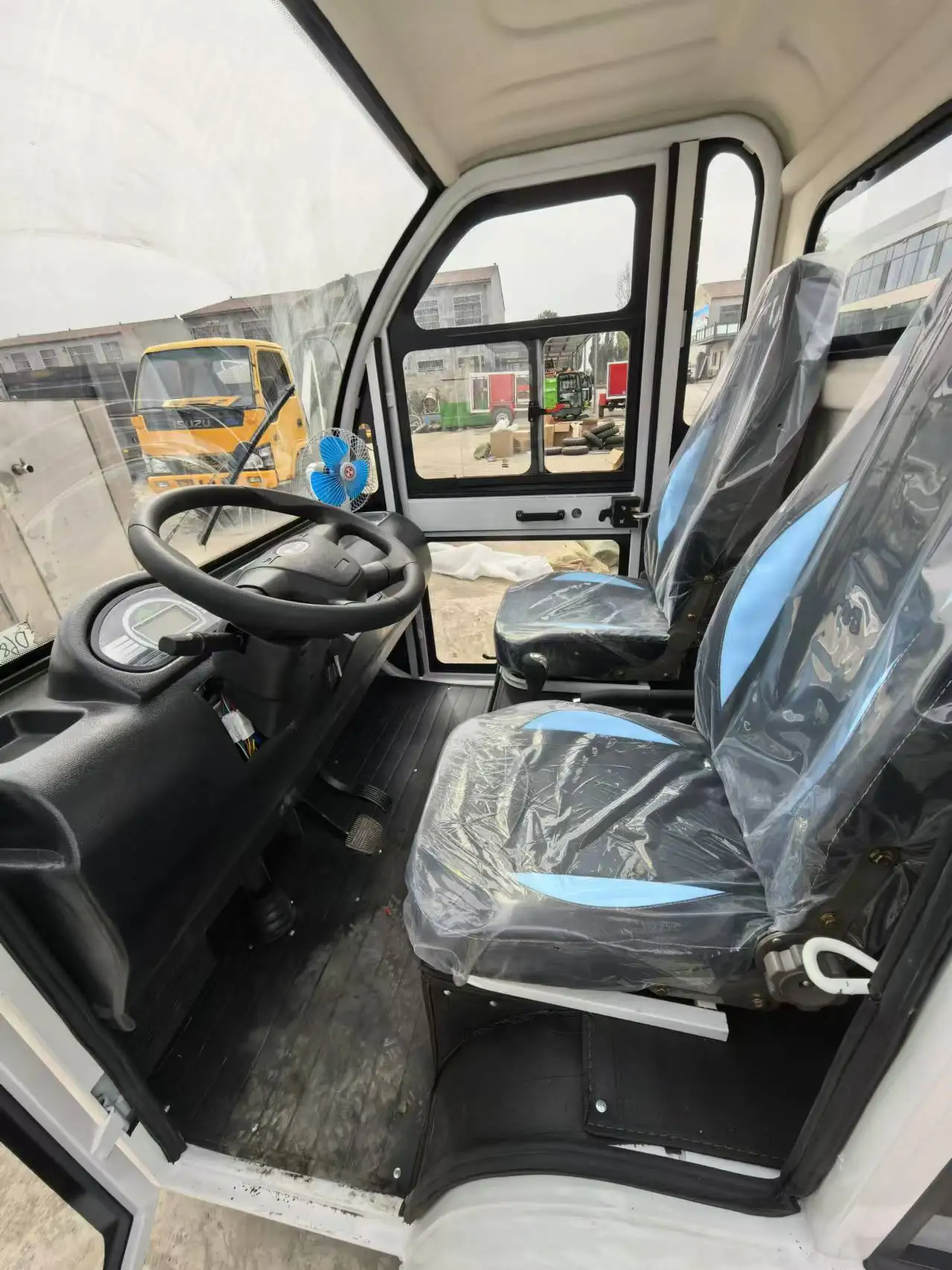 Современный новейший Электрический грузовой фургон с просторной зоной для городских грузовых перевозок и логистических решений